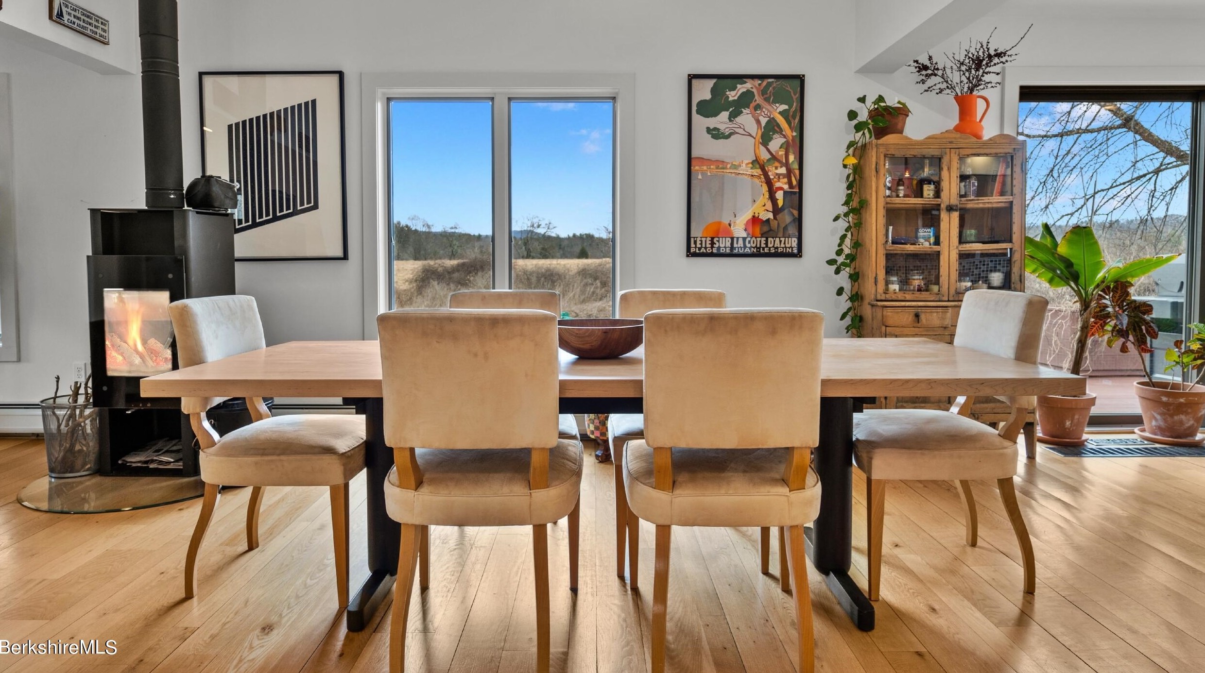 9 Round Hl Rd, Alford MA 01230-1557 exterior