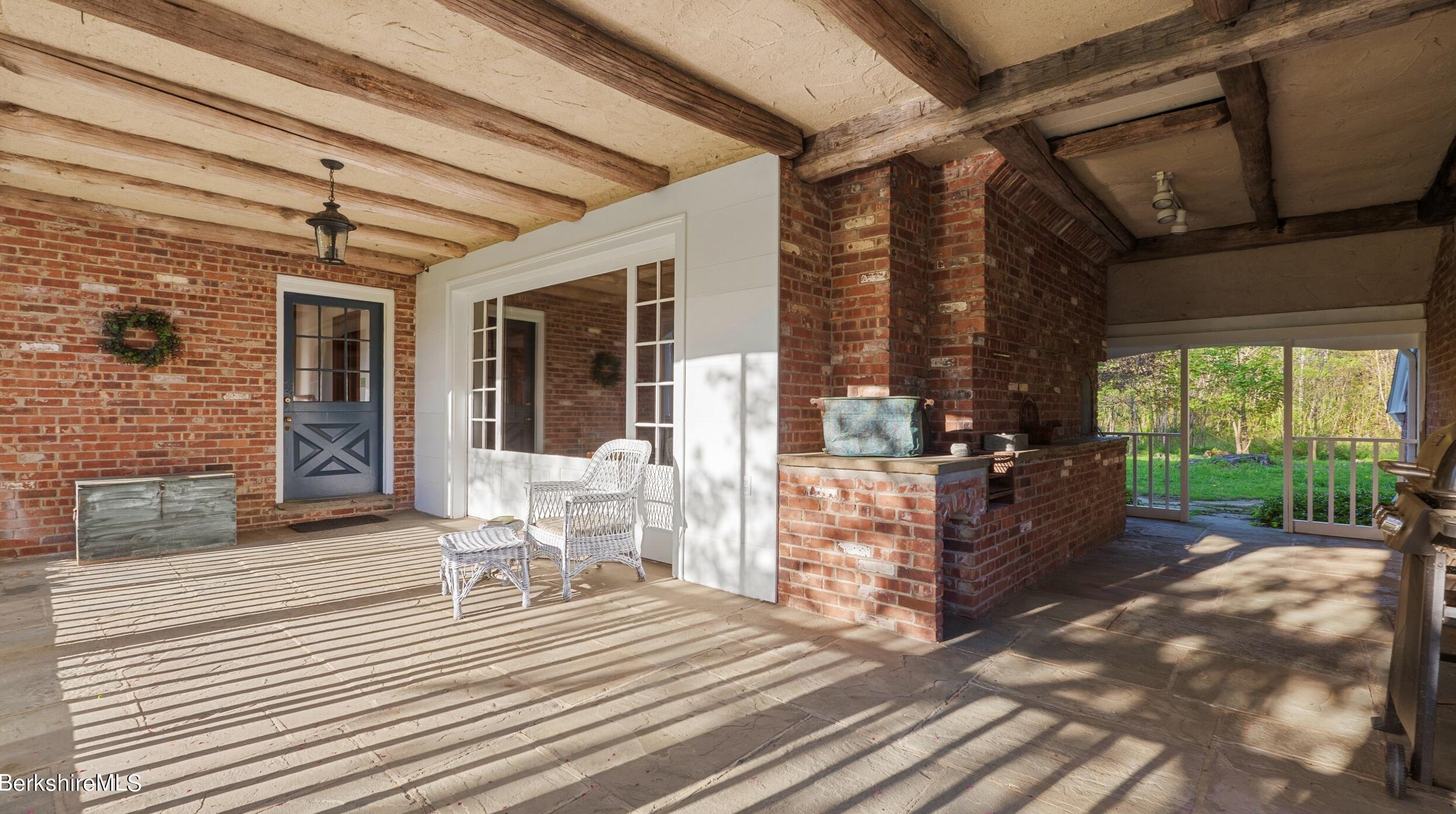 49 Bow Wow Rd, Sheffield MA 01257-9609 exterior