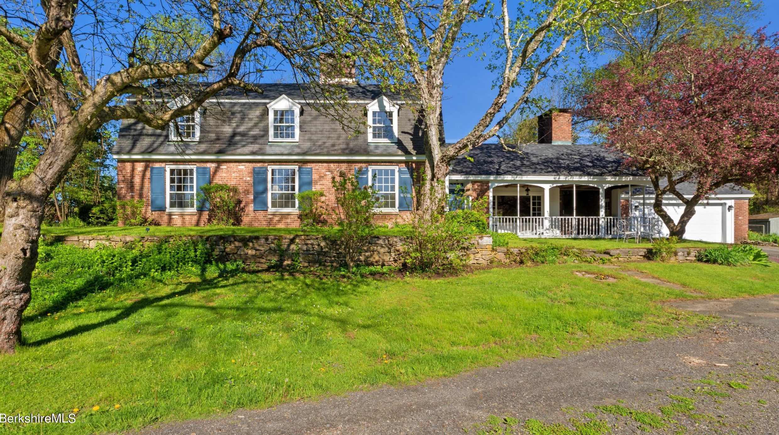 49 Bow Wow Rd, Sheffield MA 01257-9609 exterior