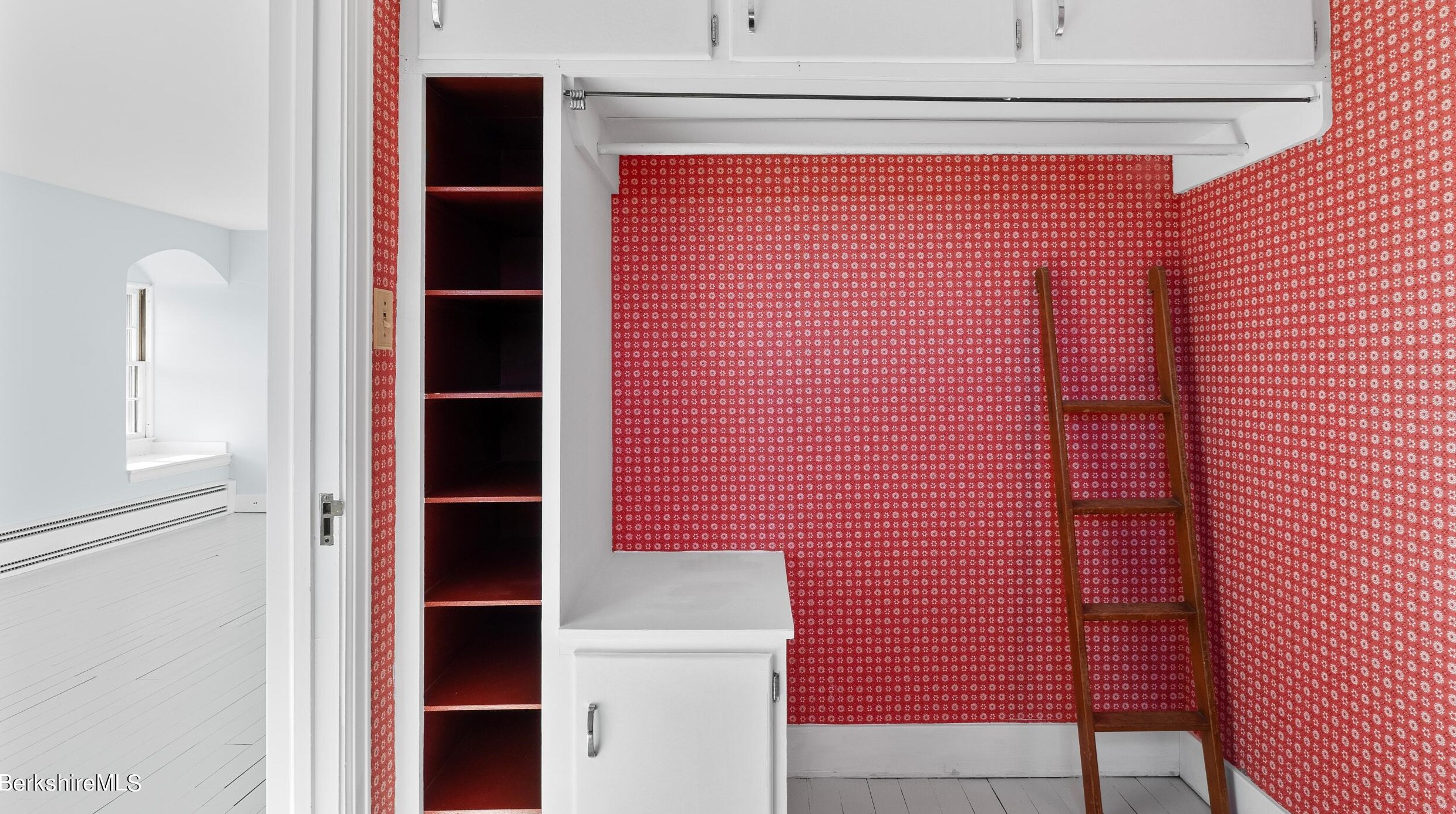 49 Bow Wow Rd, Sheffield MA 01257-9609 exterior