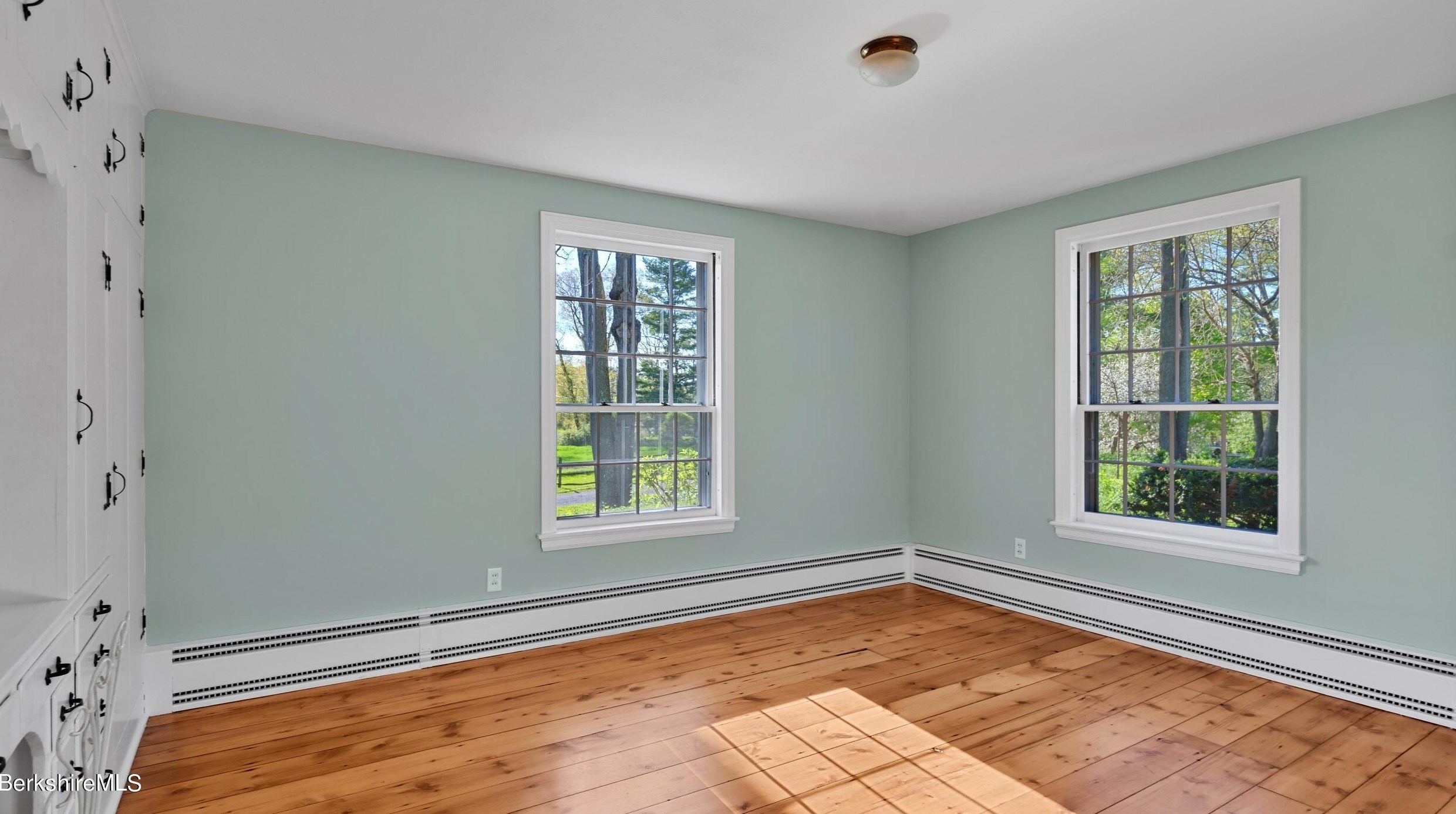 49 Bow Wow Rd, Sheffield MA 01257-9609 exterior