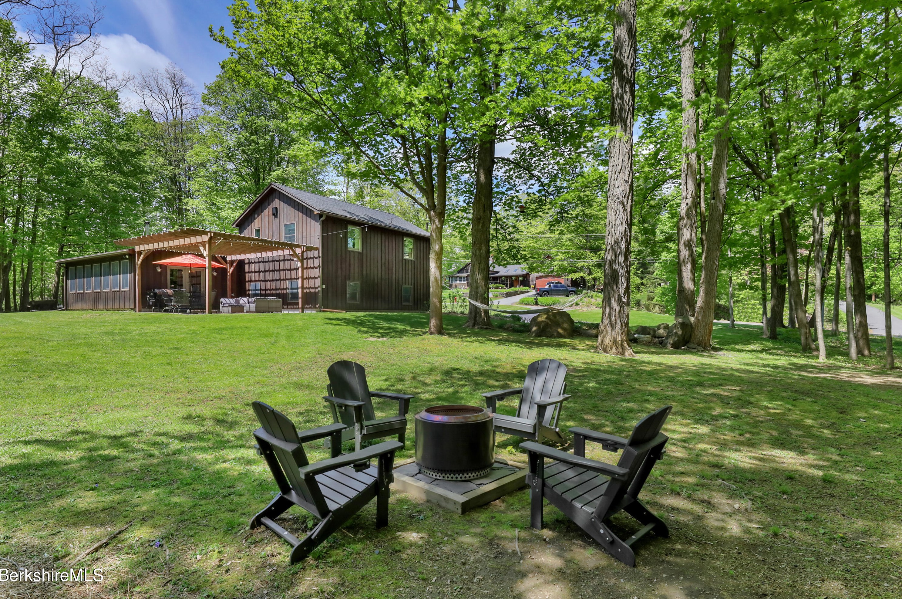 92 Hubbard St, Lenox MA 01240-2329 exterior