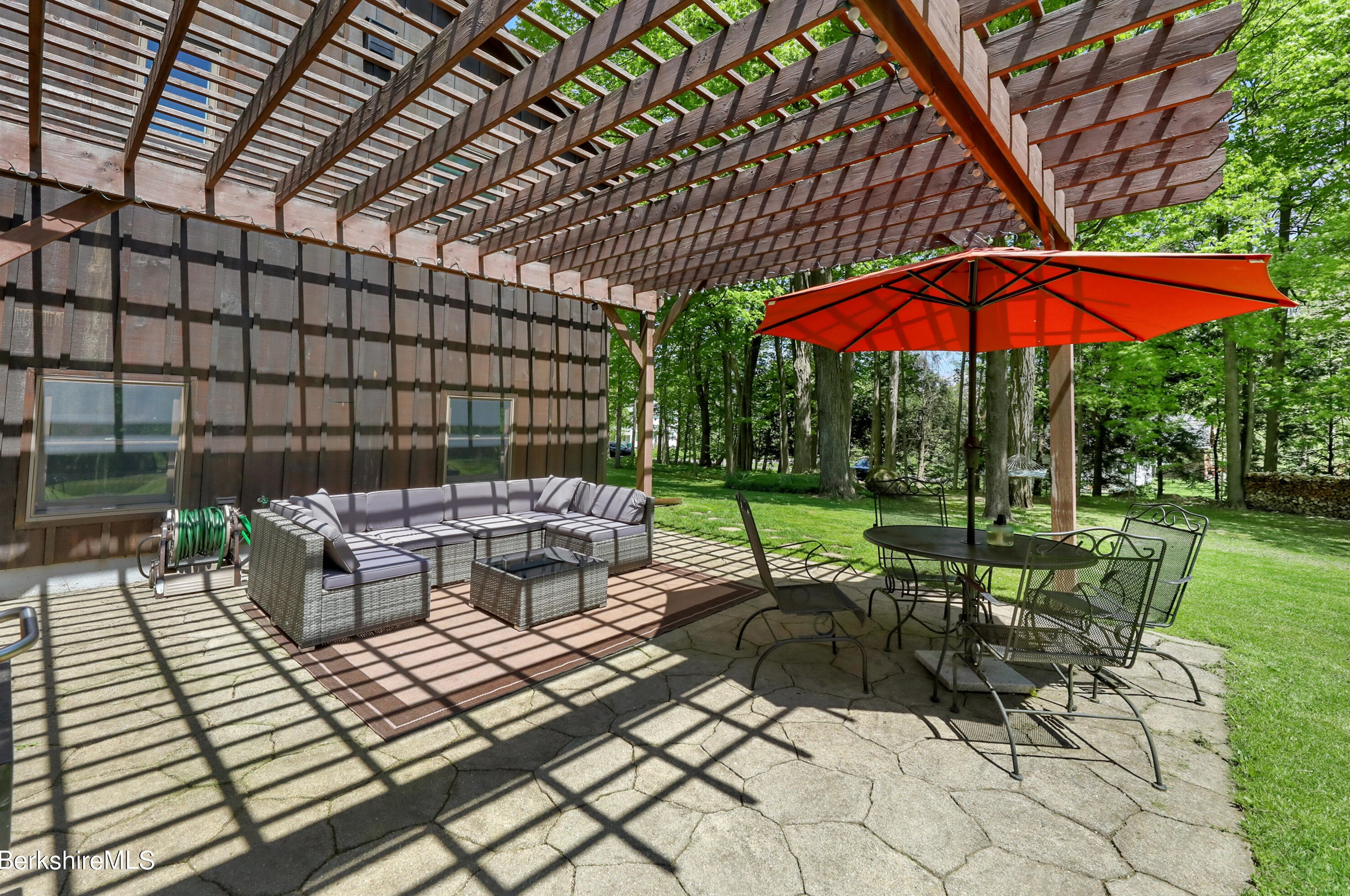 92 Hubbard St, Lenox MA 01240-2329 exterior