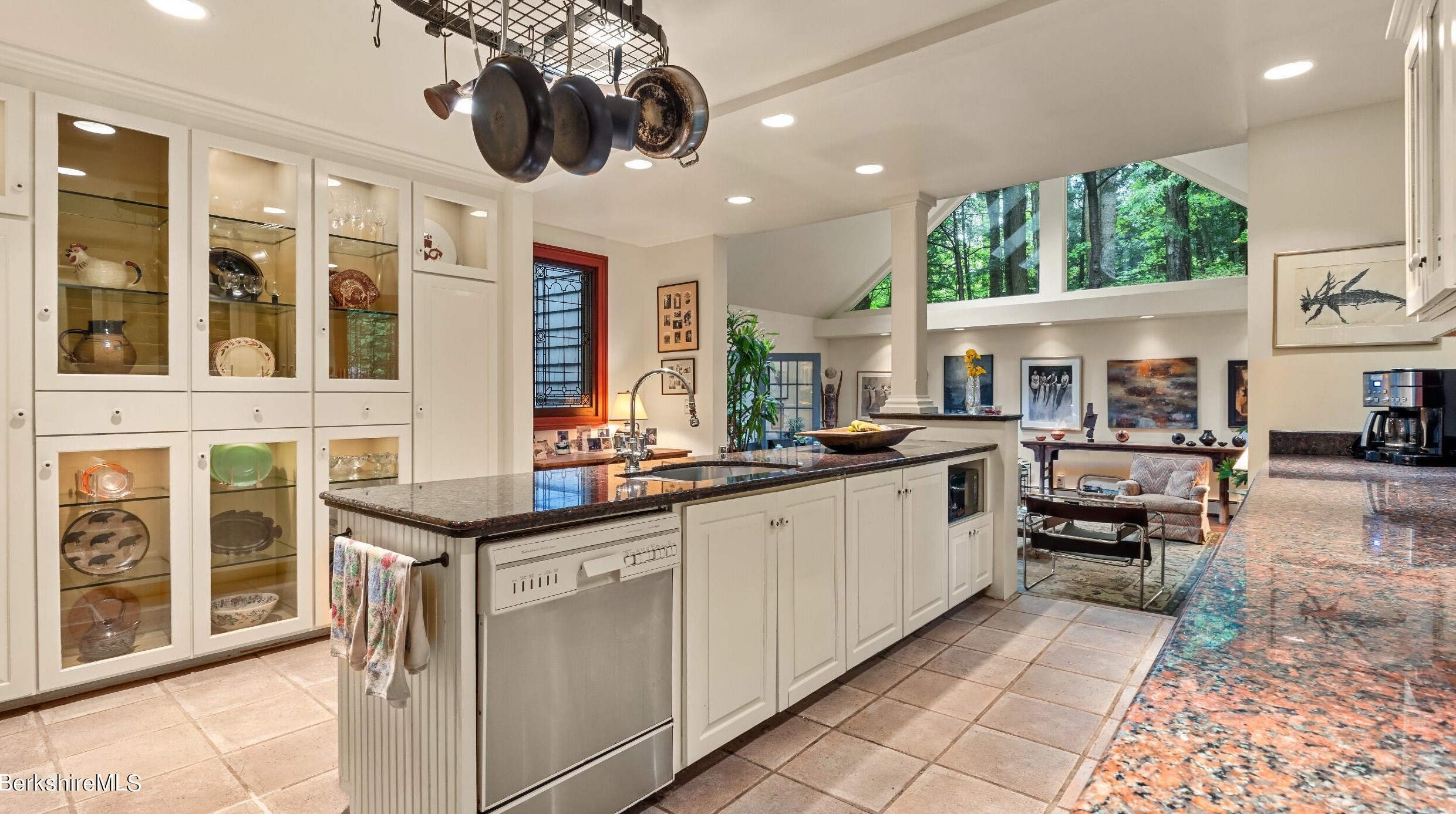 35 Edgewood Dr, Lenox MA  01240-2118 exterior