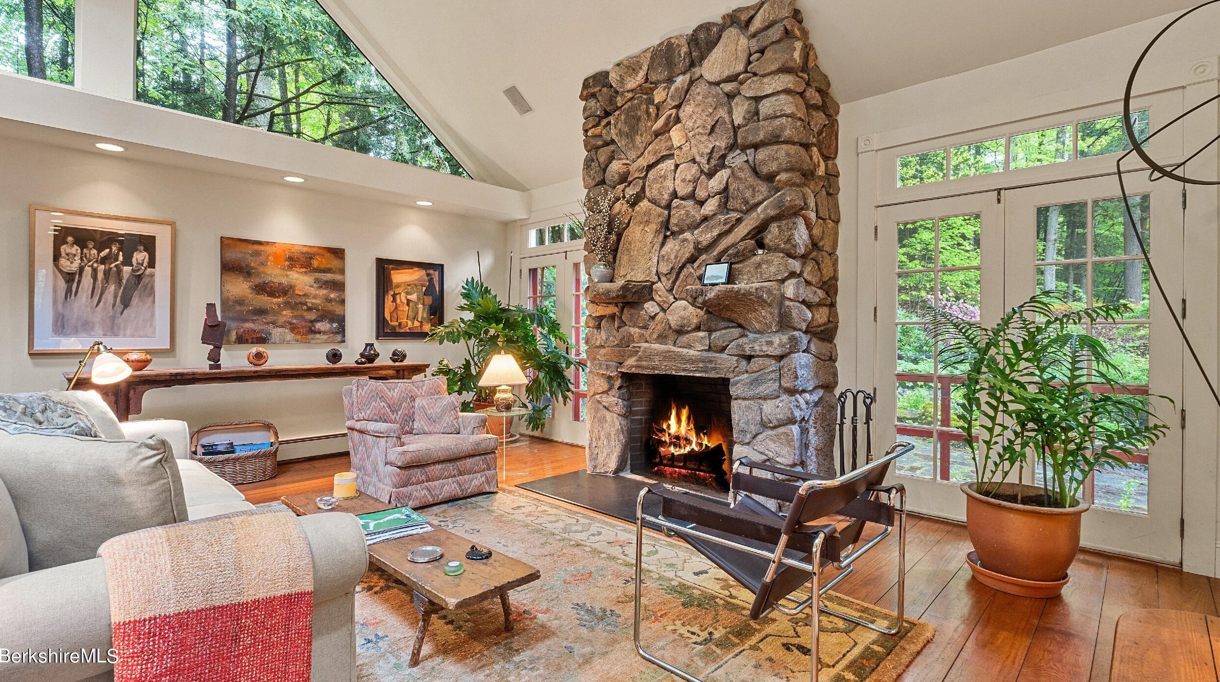 35 Edgewood Dr, Lenox MA  01240-2118 exterior