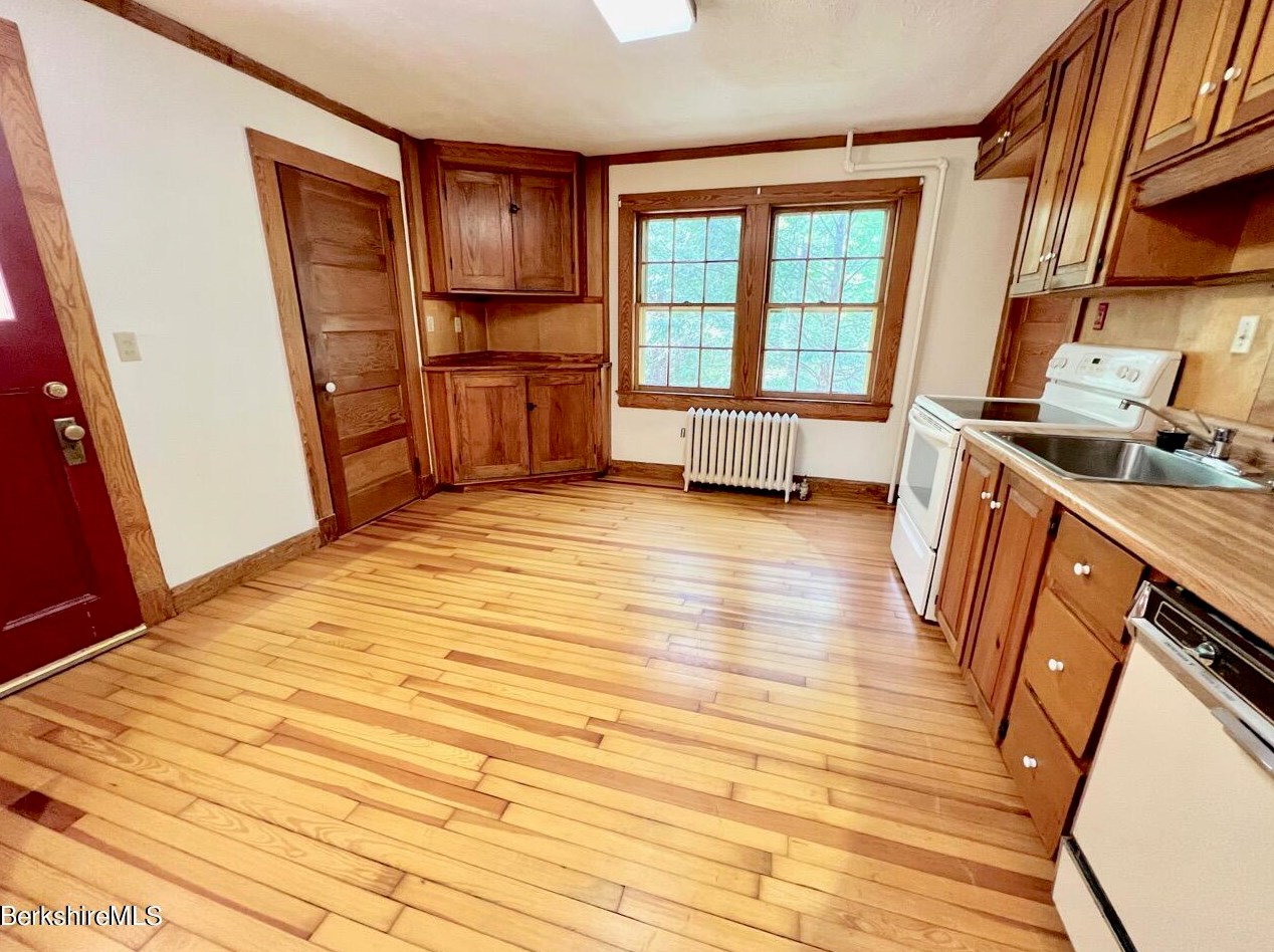 108 Kemble St, Lenox MA  01240-2816 exterior