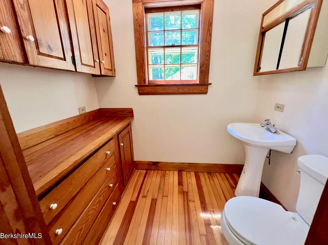 108 Kemble St, Lenox MA  01240-2816 exterior