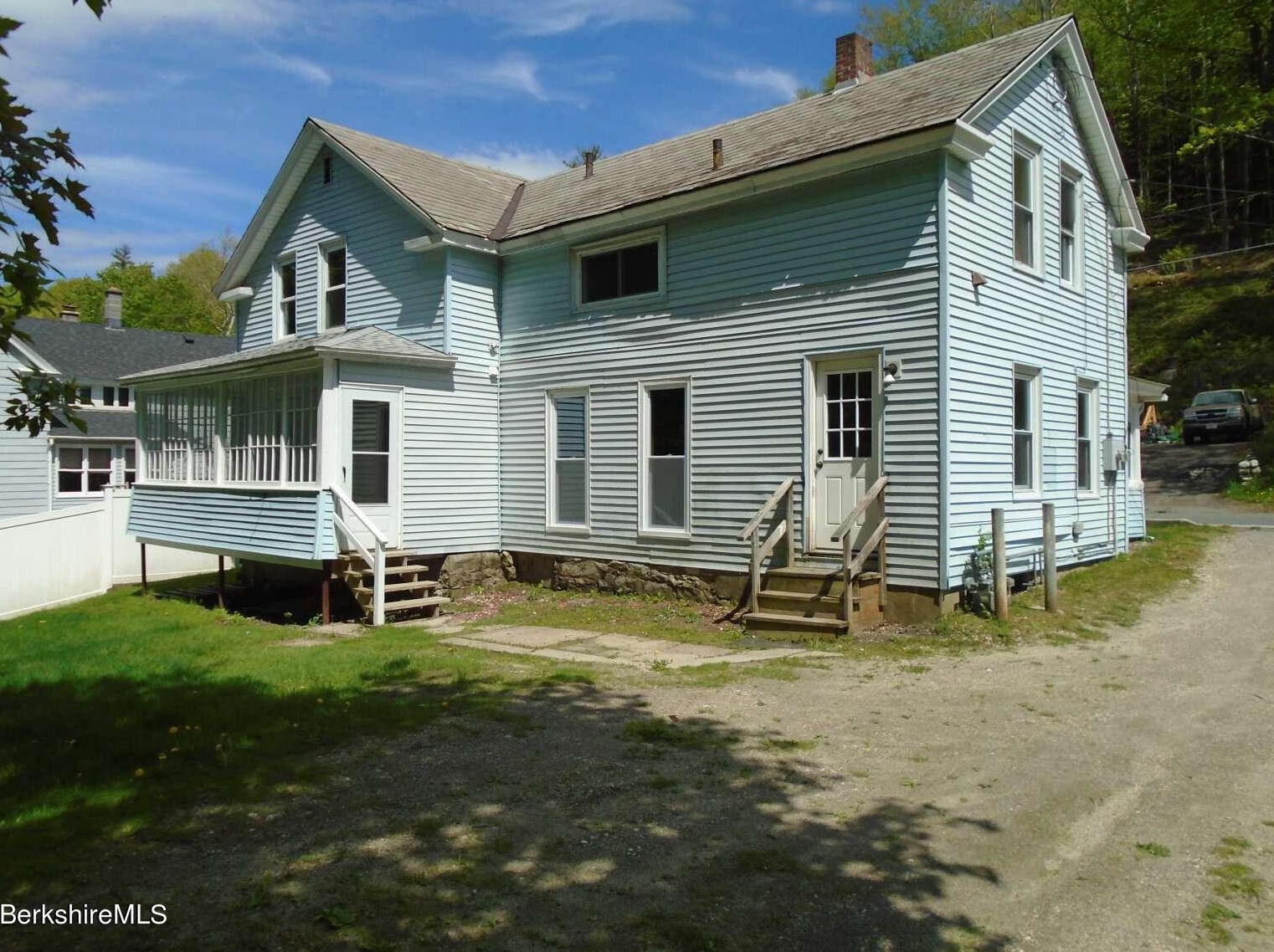 51 Bellevue Ave, Adams MA  01220-2201 exterior