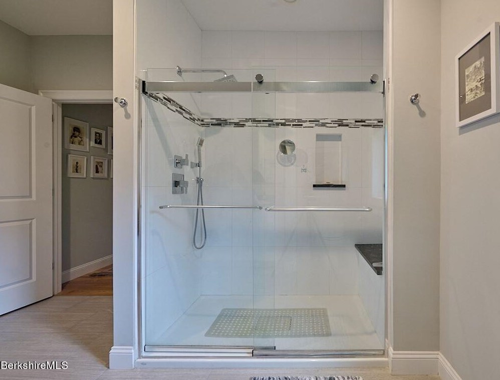 18 Burning Tree Rd, Alford MA 01230-1382 exterior