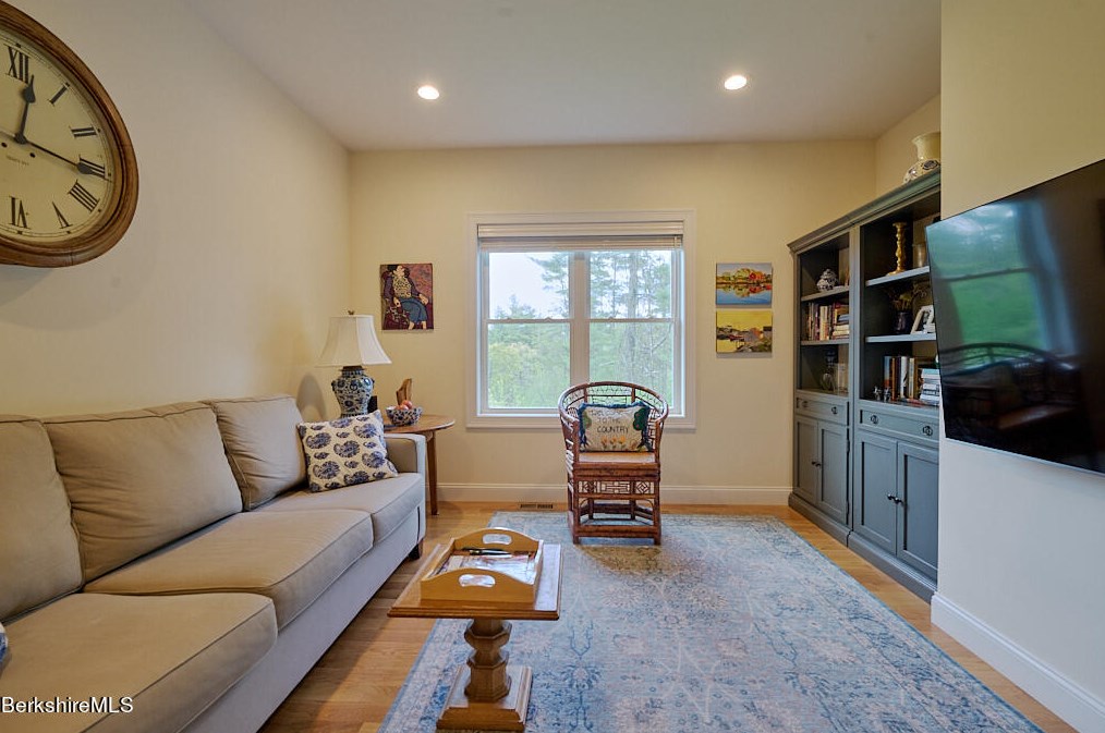 18 Burning Tree Rd, Alford MA 01230-1382 exterior