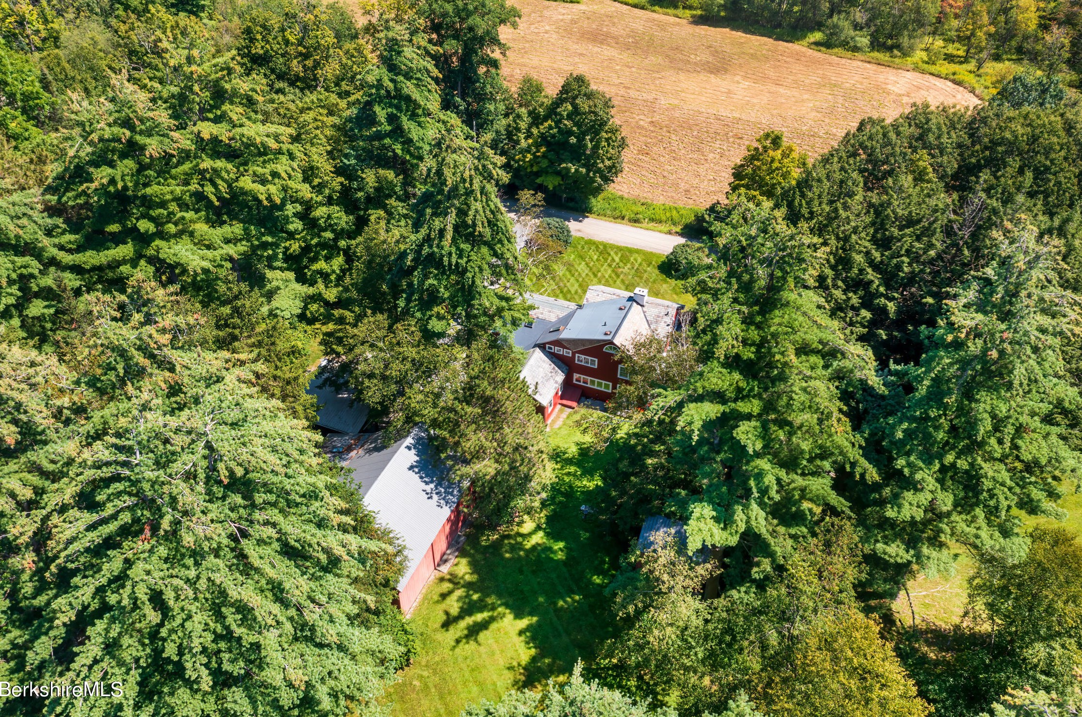 1571 Oblong Rd, Williamstown MA 01267-3096 exterior