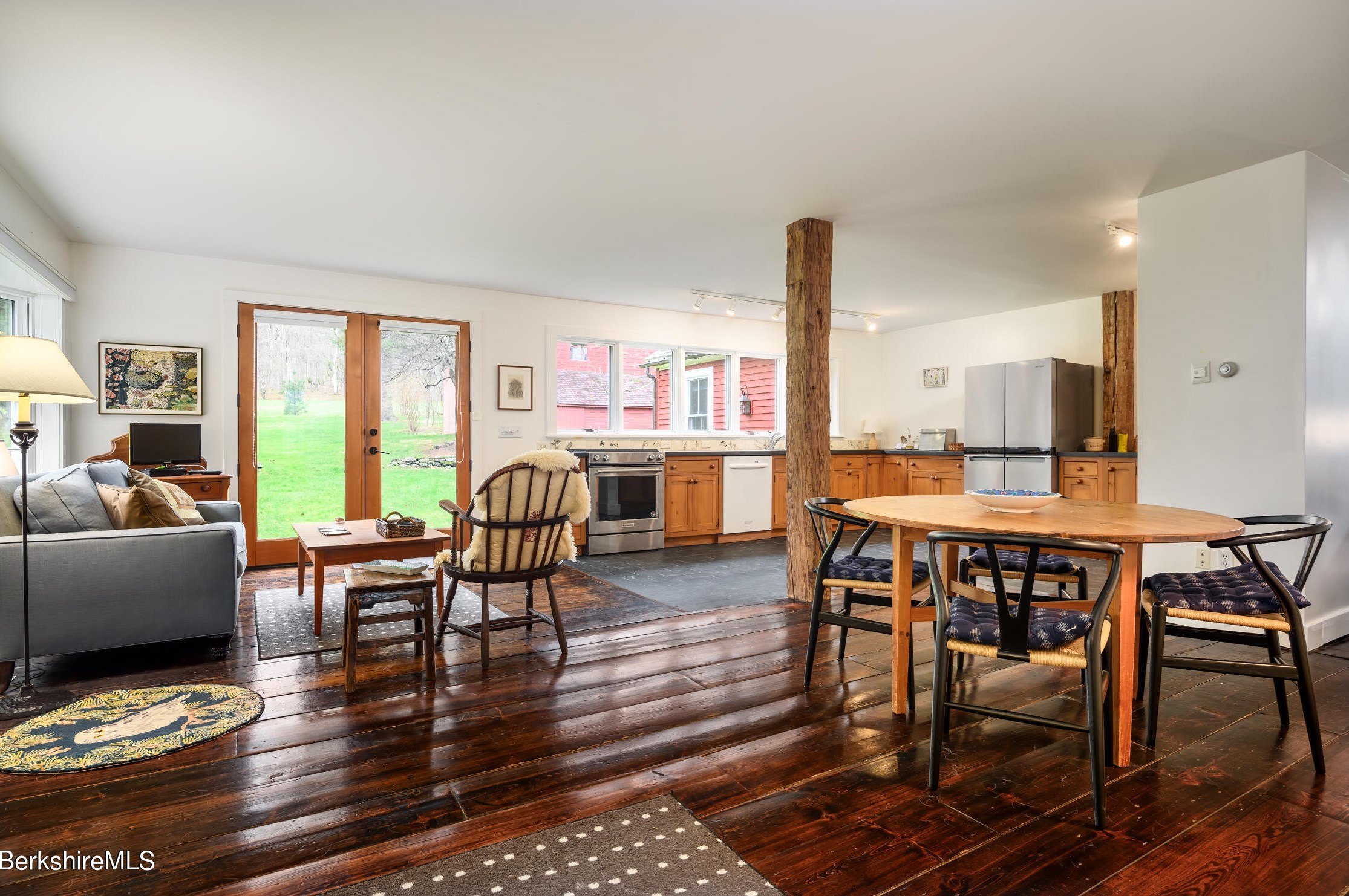 1571 Oblong Rd, Williamstown MA 01267-3096 exterior