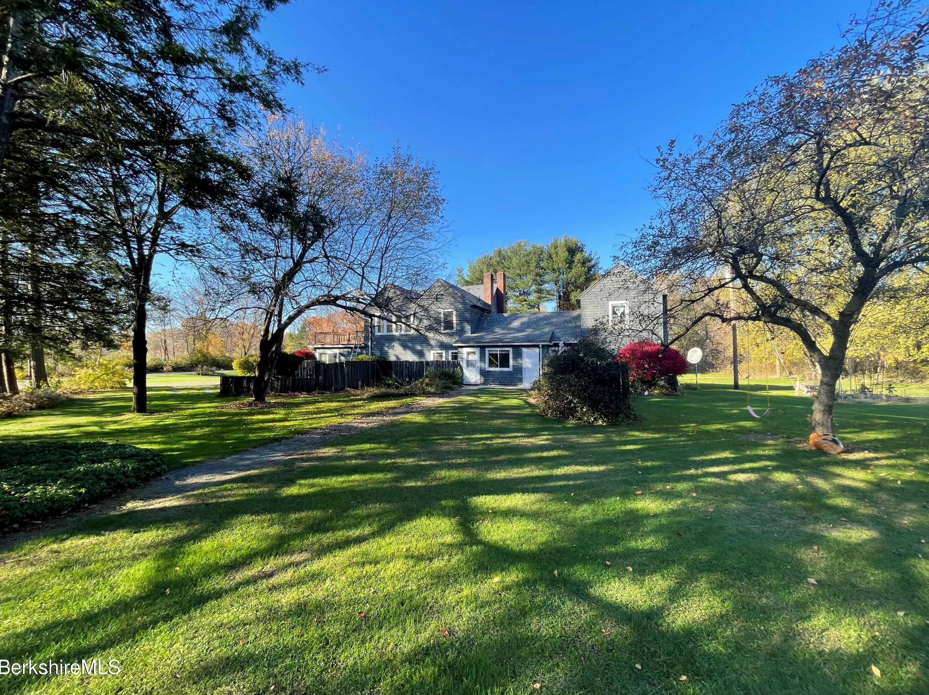 567 Main St, Sheffield MA 01257-9696 exterior