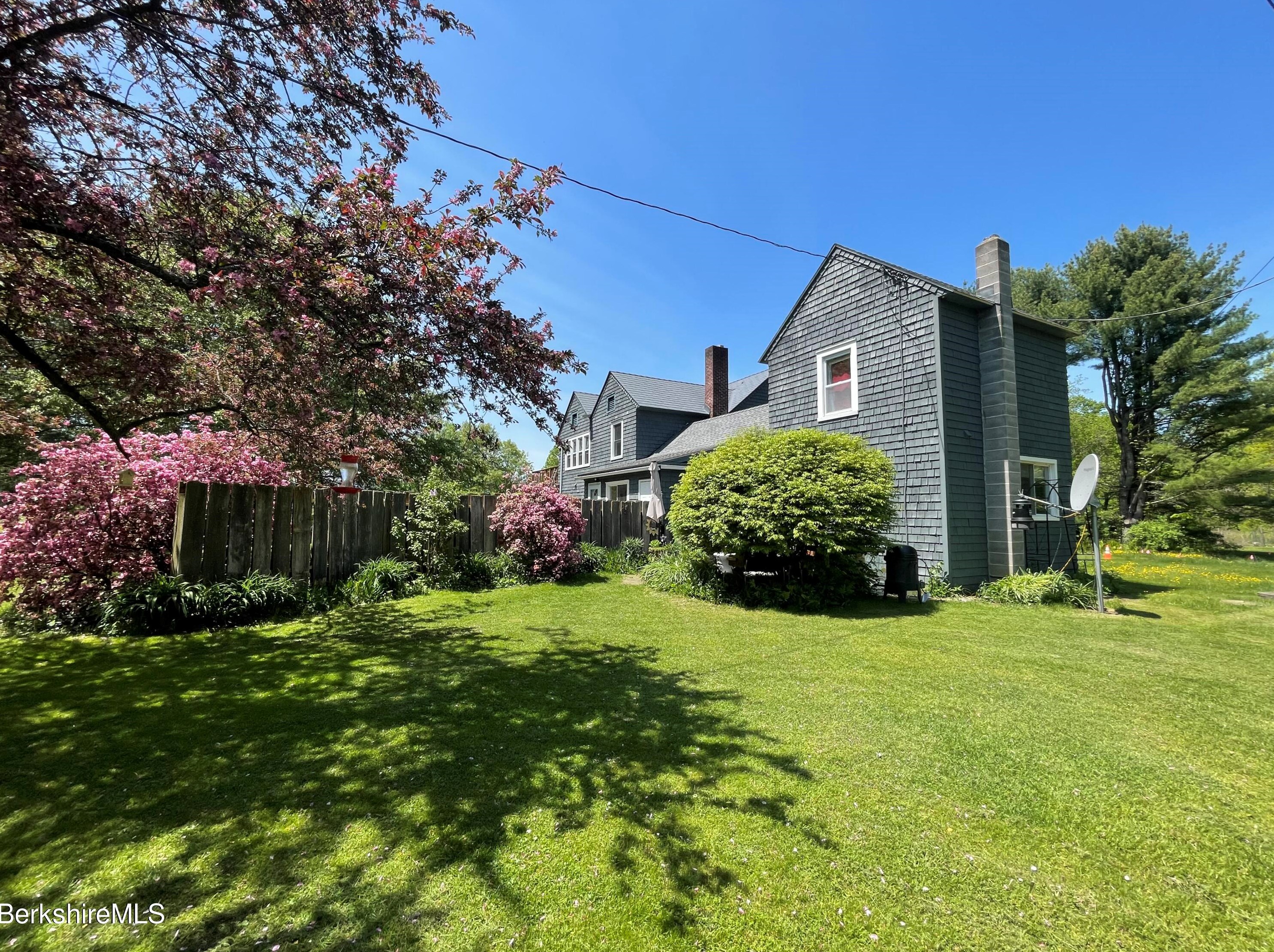 567 Main St, Sheffield MA 01257-9696 exterior