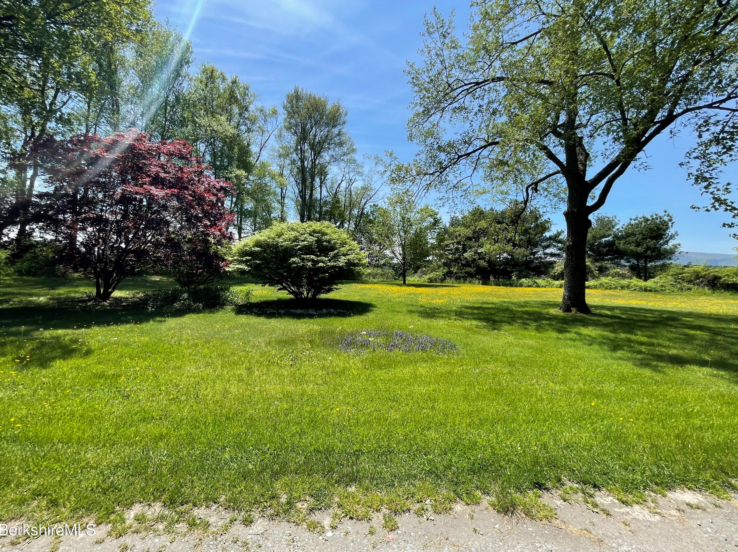 567 Main St, Sheffield MA 01257-9696 exterior