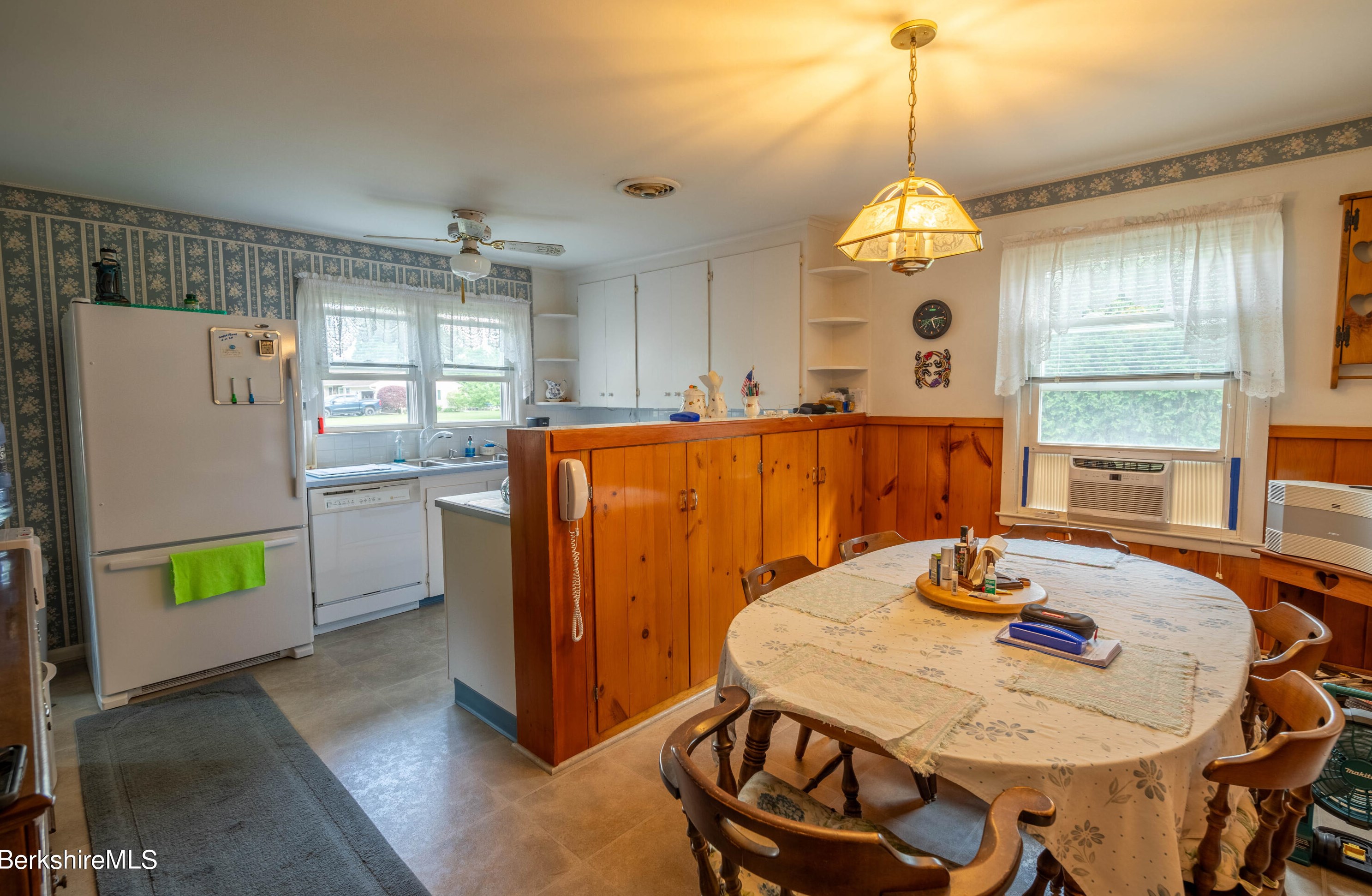 20 Willard Pl, Pittsfield MA 01201-5505 exterior