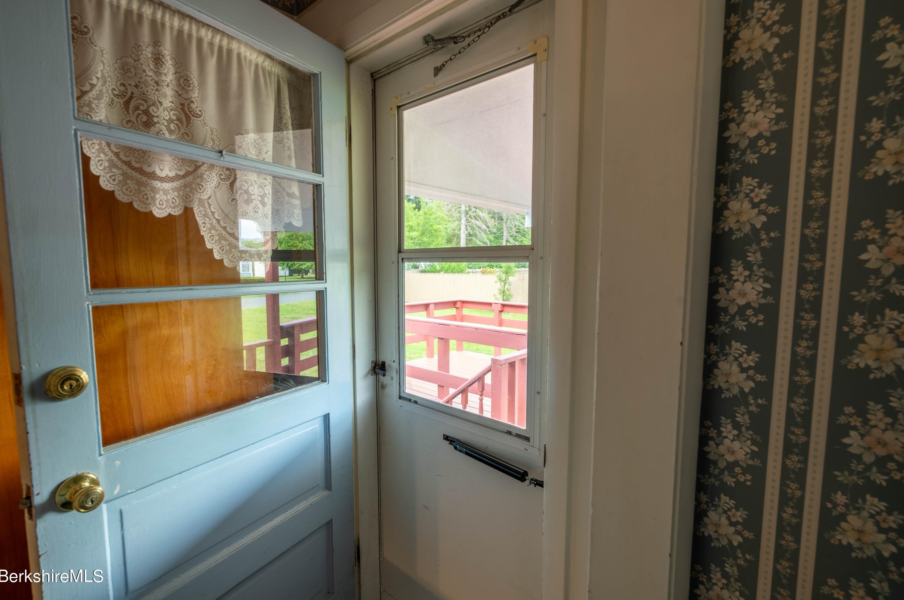 20 Willard Pl, Pittsfield MA 01201-5505 exterior