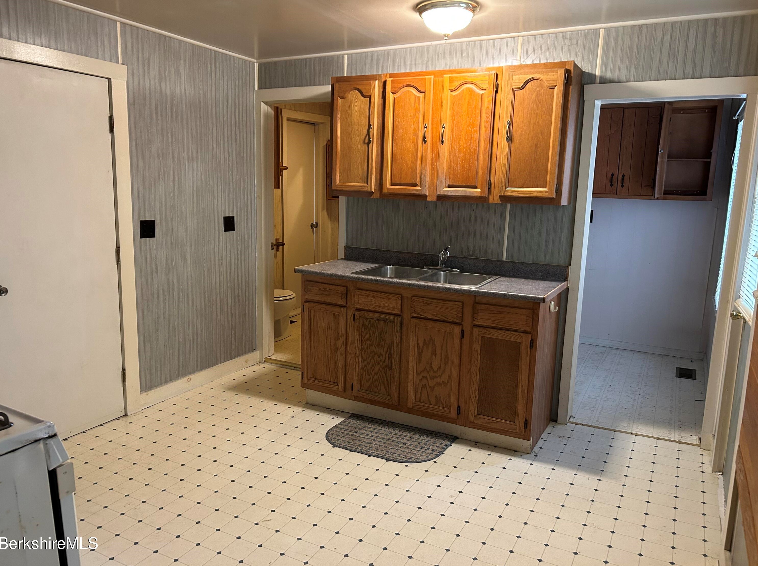 320 Beaver St, Clarksburg MA  01247-2844 exterior