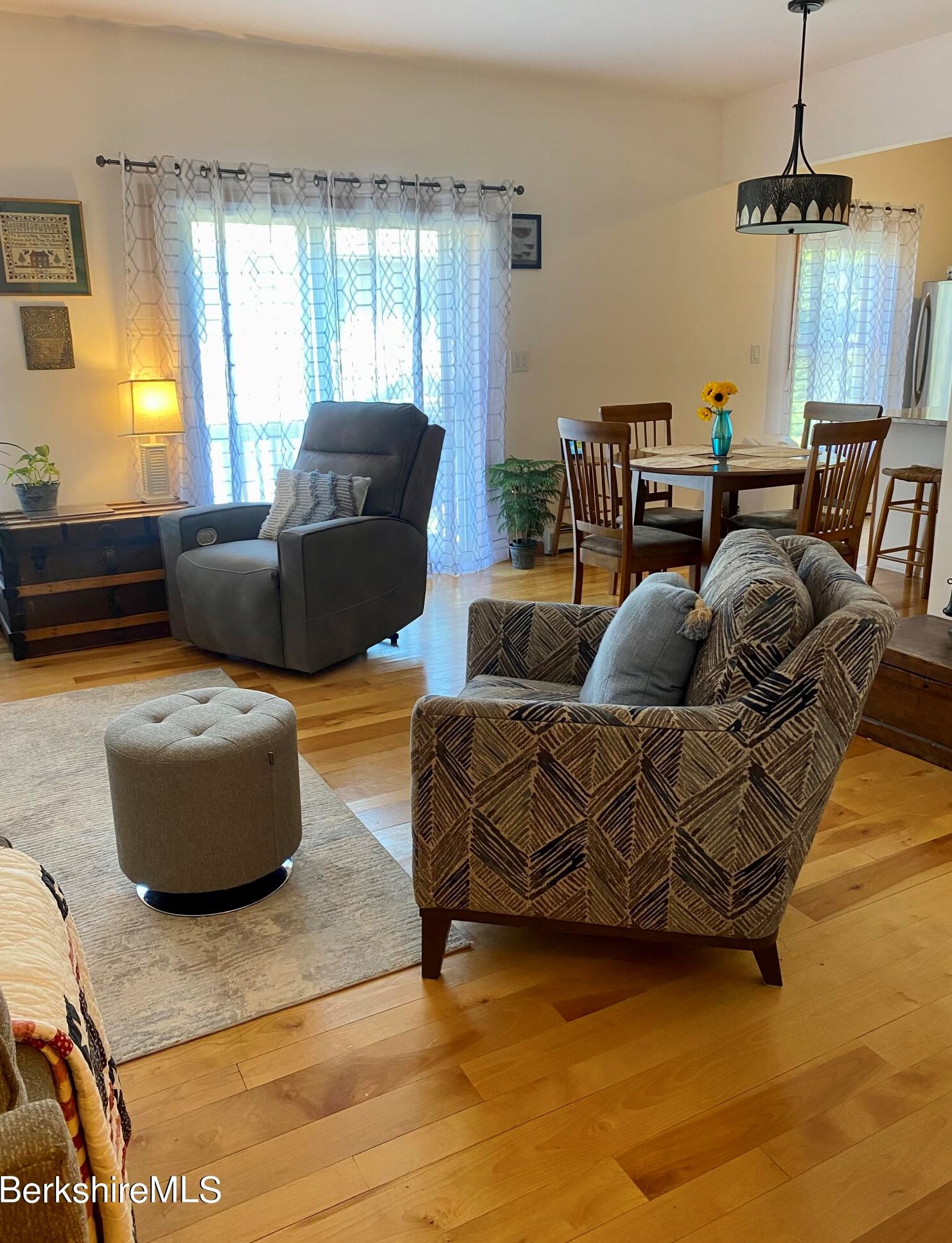 2 Rose Ct, Alford MA 01230-9741 exterior