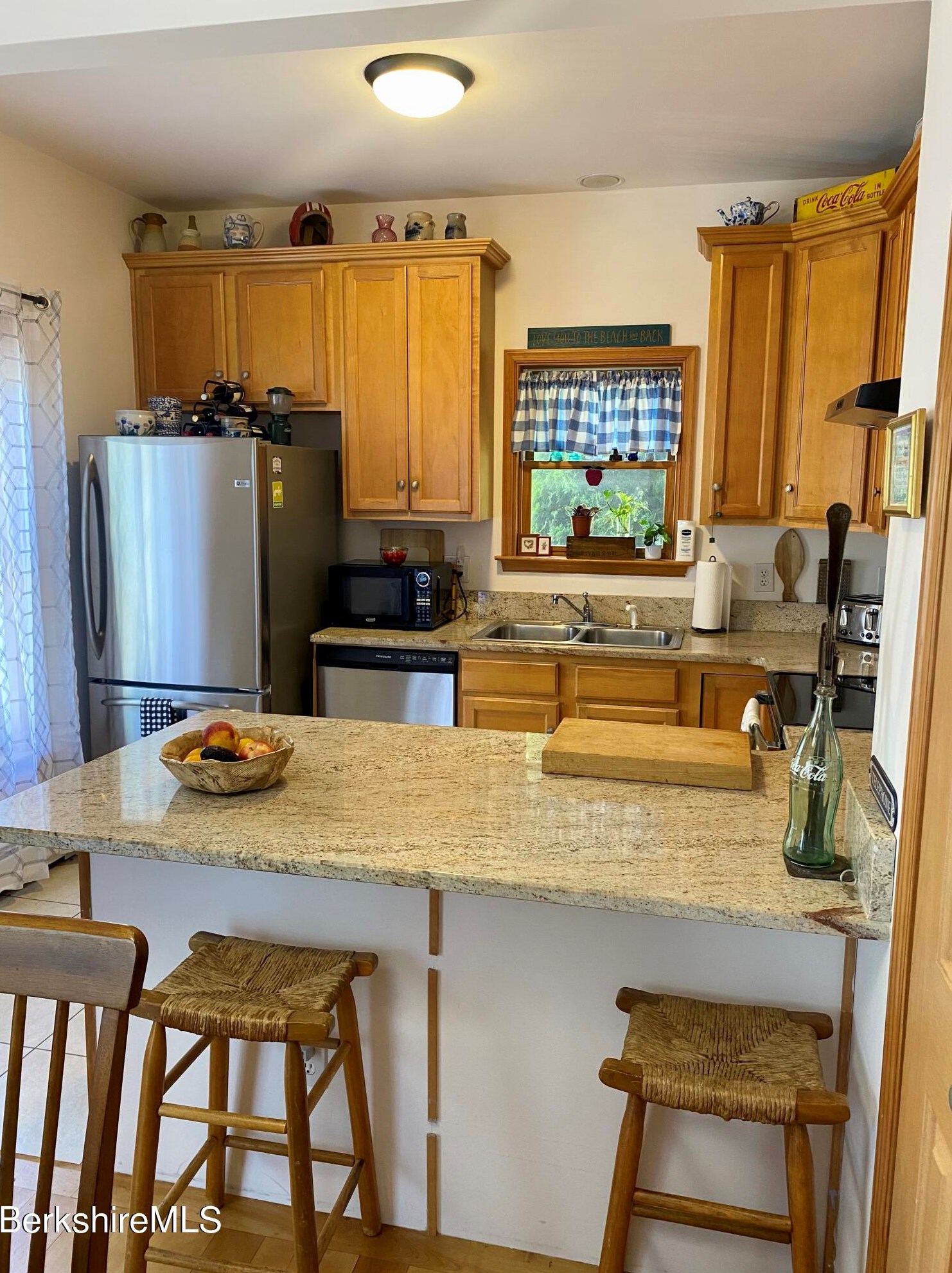 2 Rose Ct, Alford MA 01230-9741 exterior