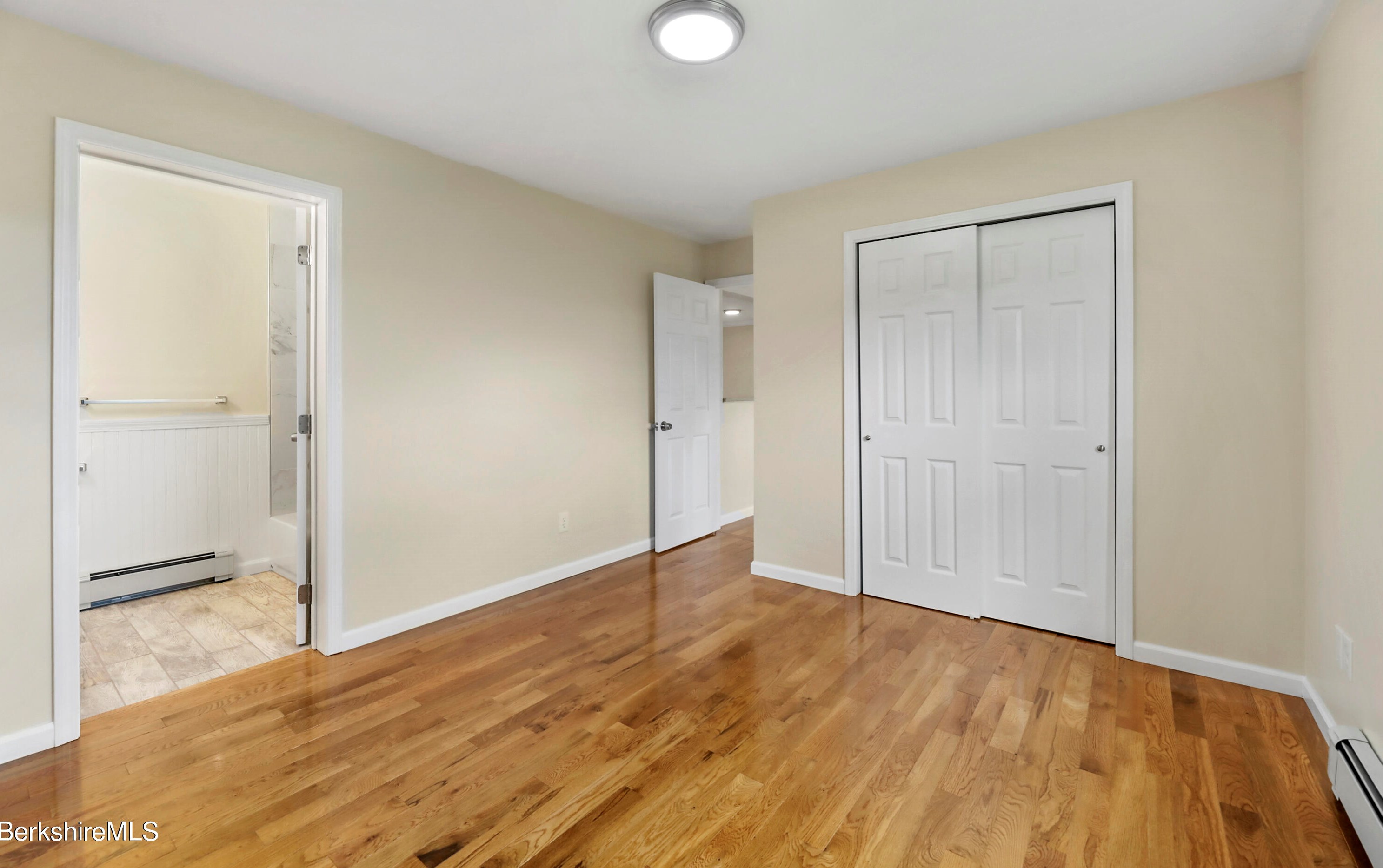 472 Hoosac St, Adams MA  01220-1733 exterior