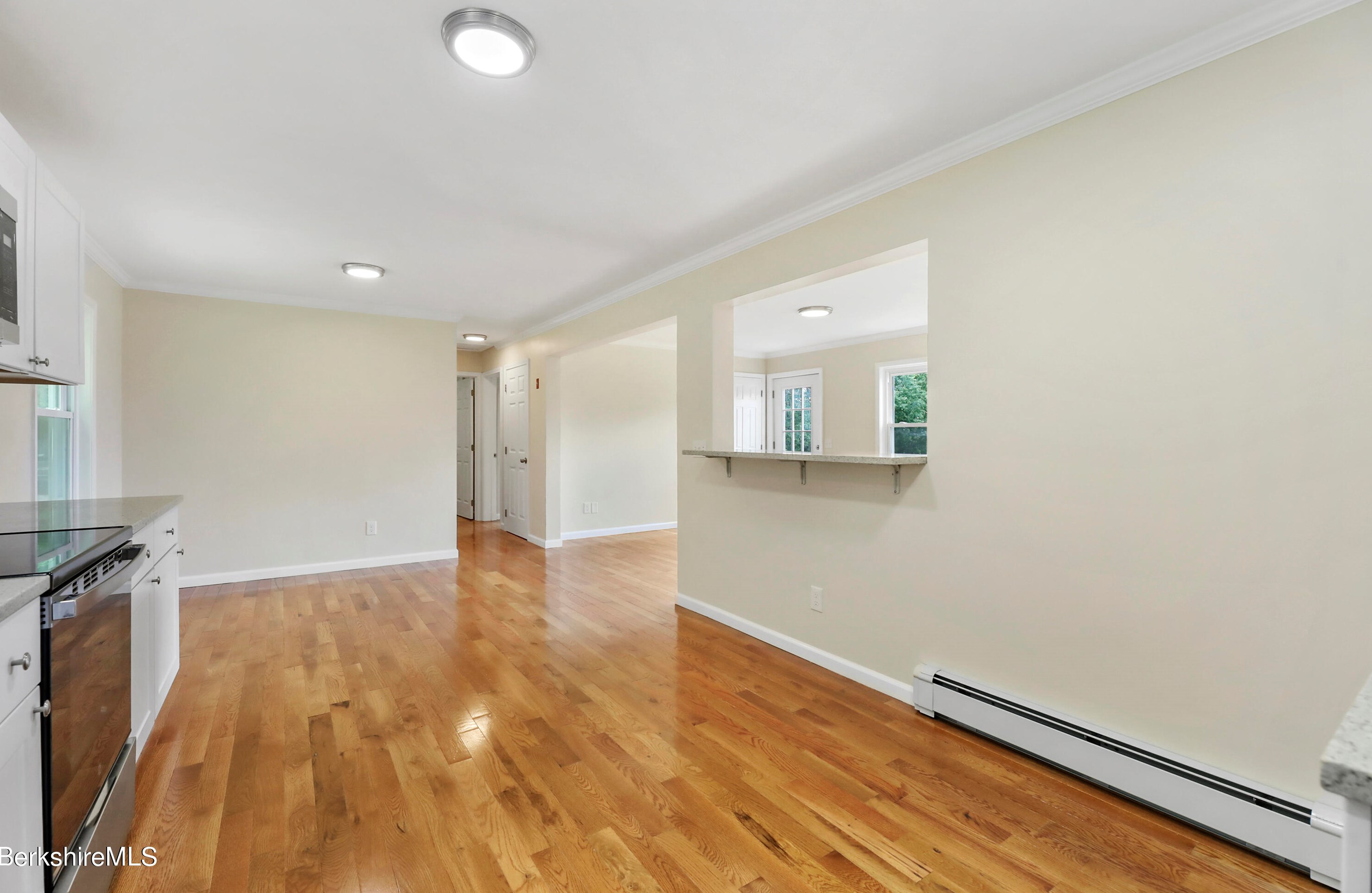 472 Hoosac St, Adams MA  01220-1733 exterior