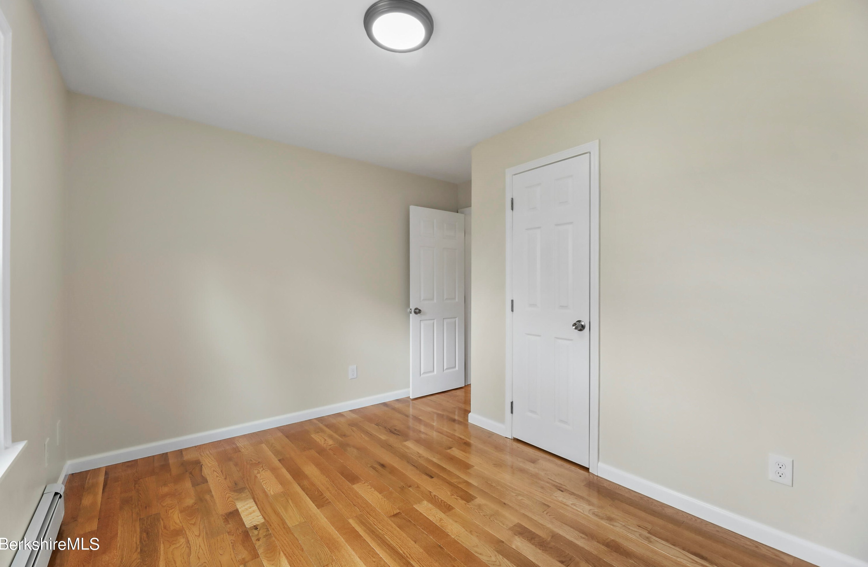 472 Hoosac St, Adams MA  01220-1733 exterior