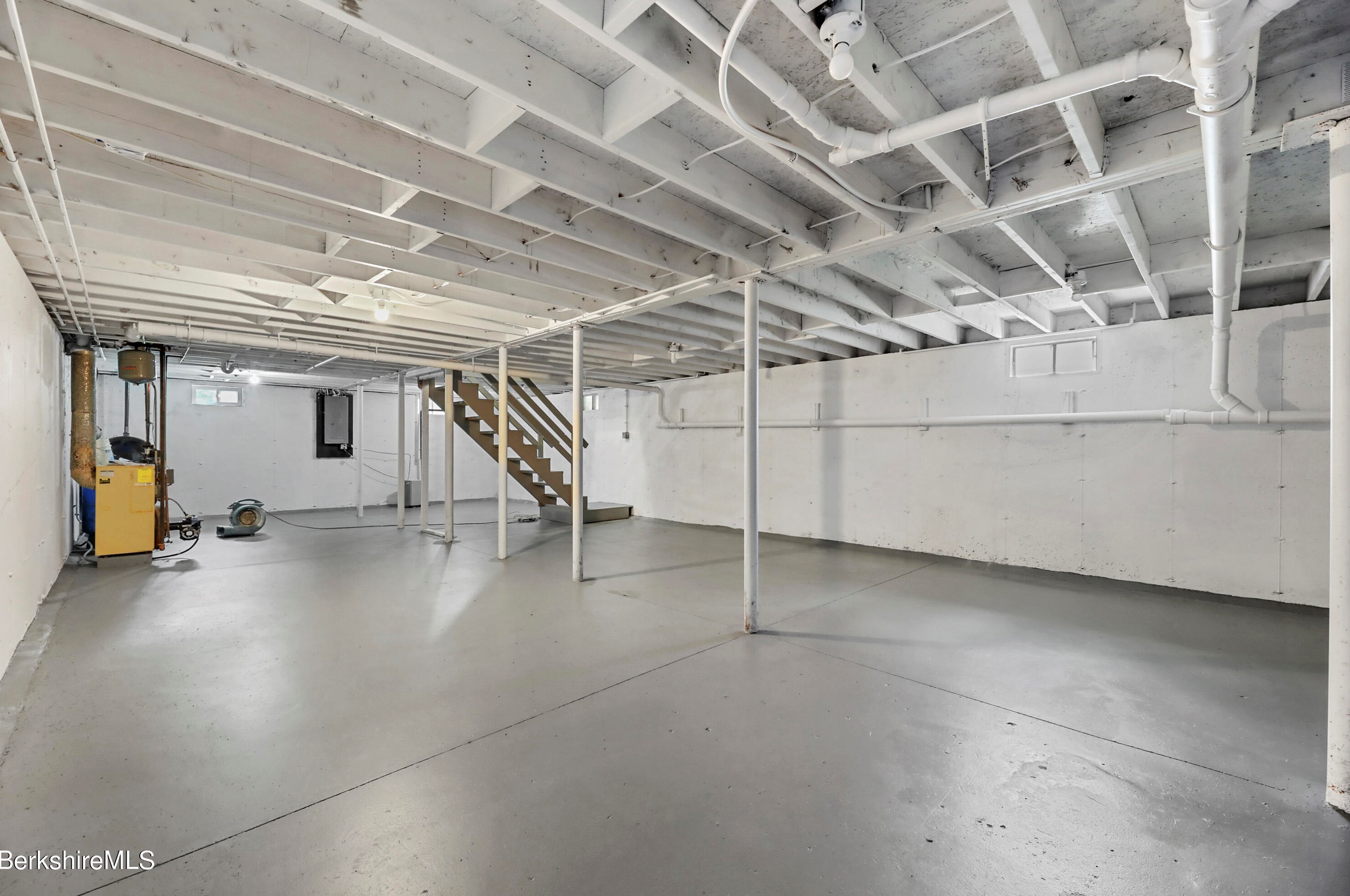 472 Hoosac St, Adams MA  01220-1733 exterior