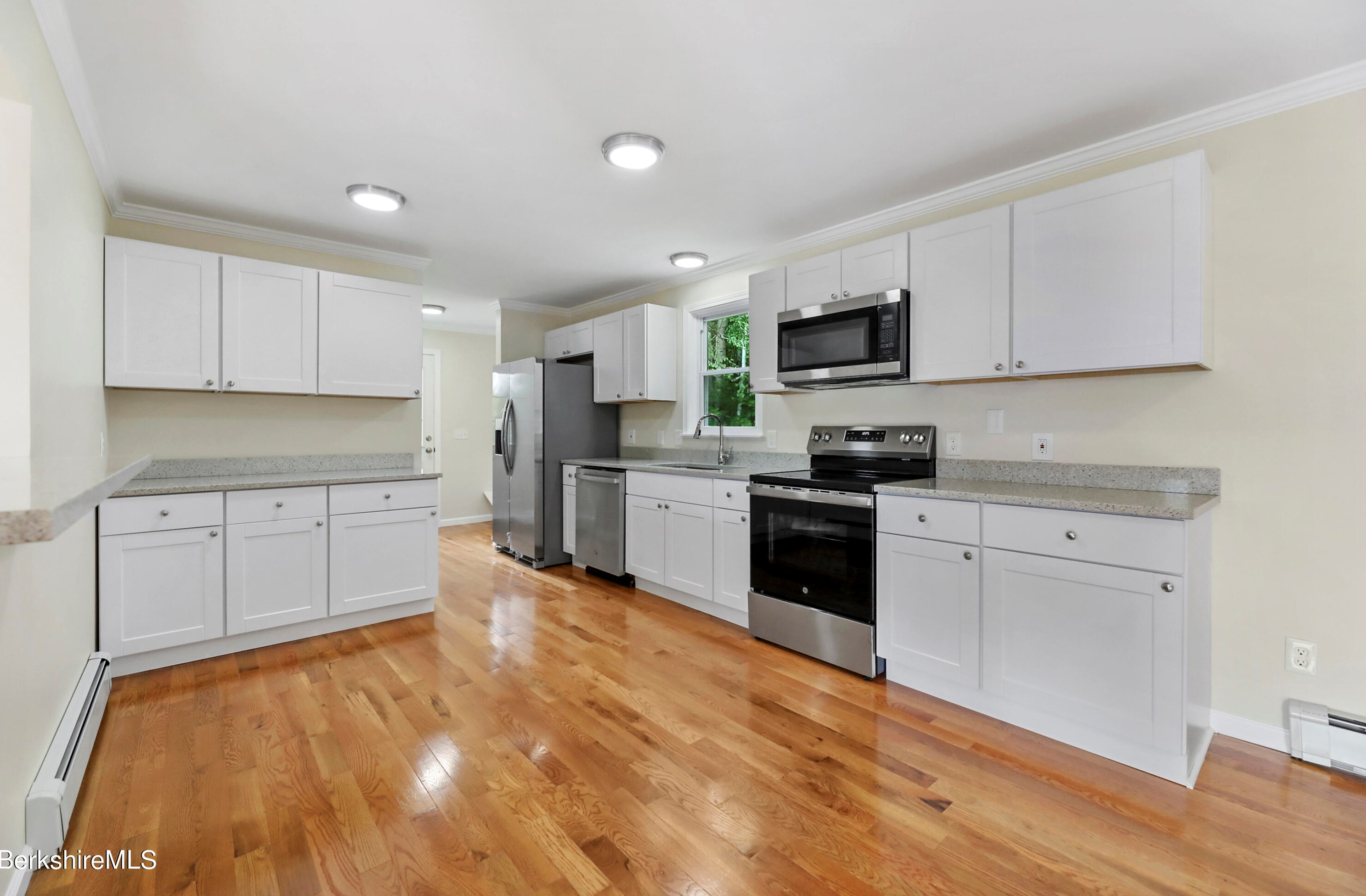 472 Hoosac St, Adams MA  01220-1733 exterior