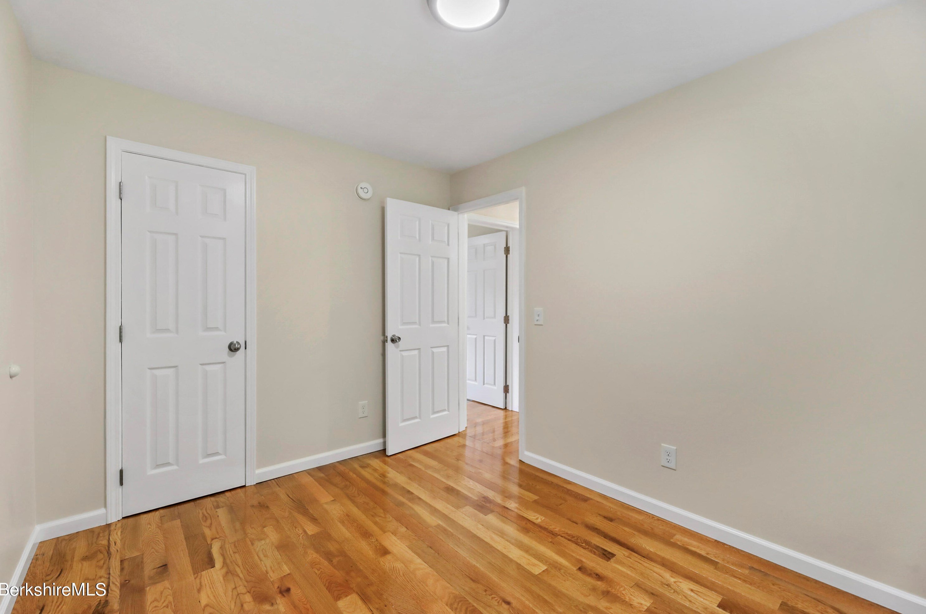 472 Hoosac St, Adams MA  01220-1733 exterior