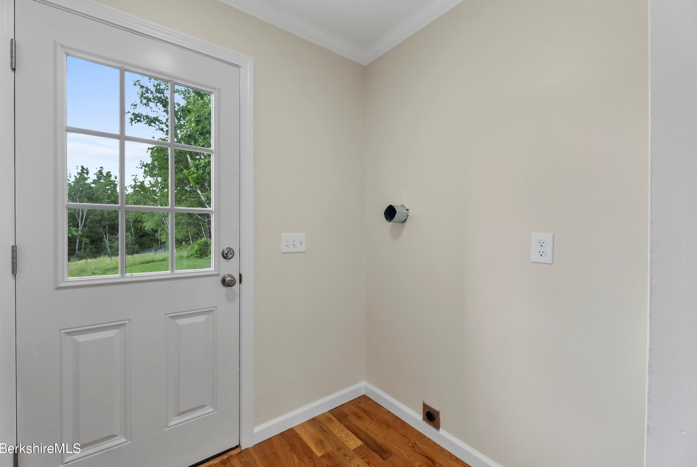 472 Hoosac St, Adams MA  01220-1733 exterior