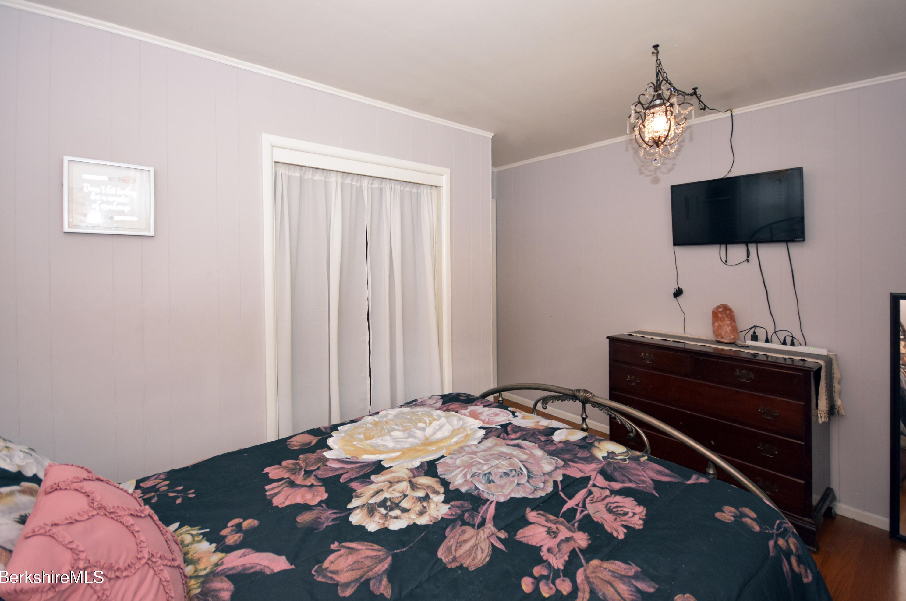 39 Goodrich St, Clarksburg MA 01247-3327 exterior