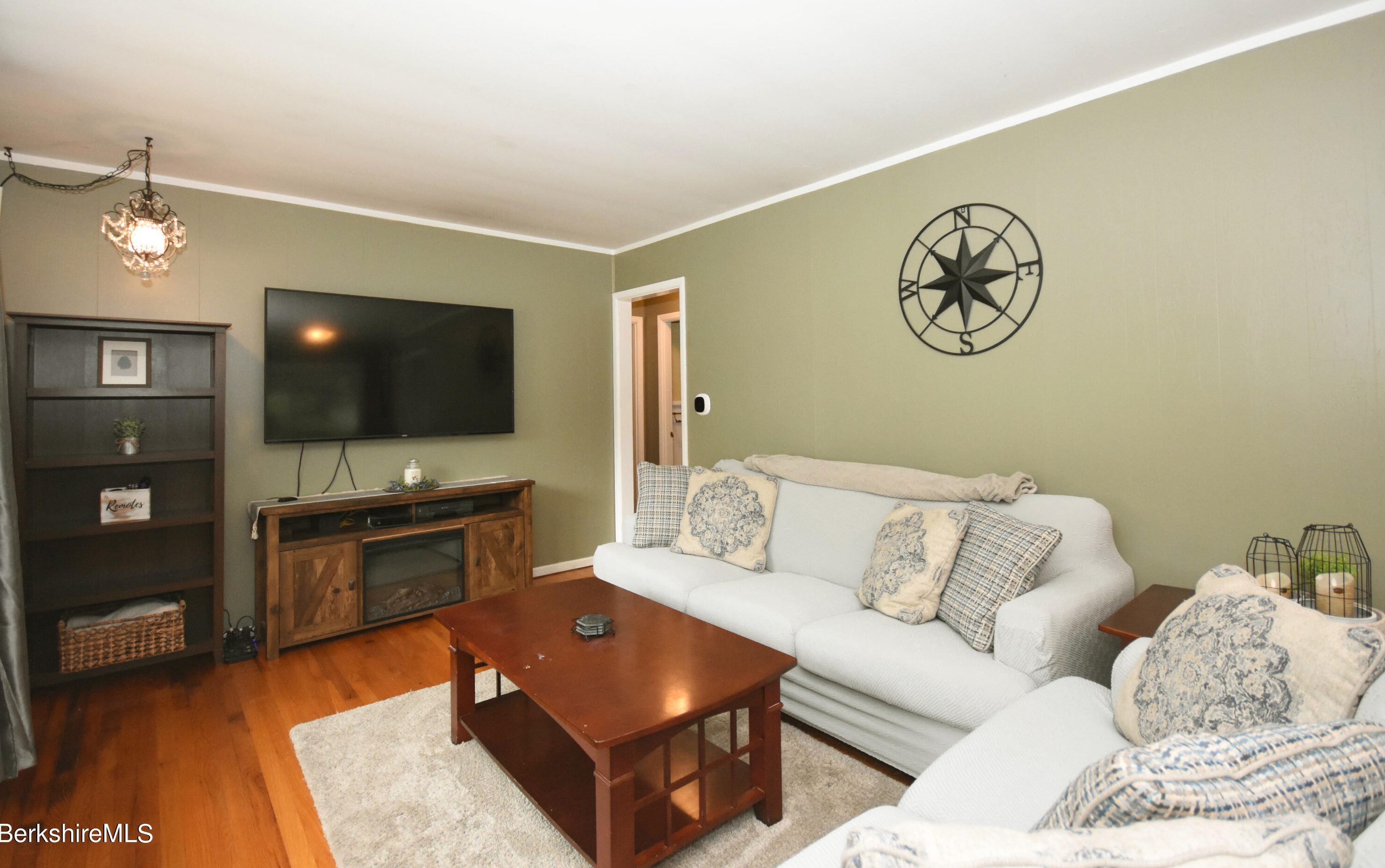 39 Goodrich St, Clarksburg MA 01247-3327 exterior