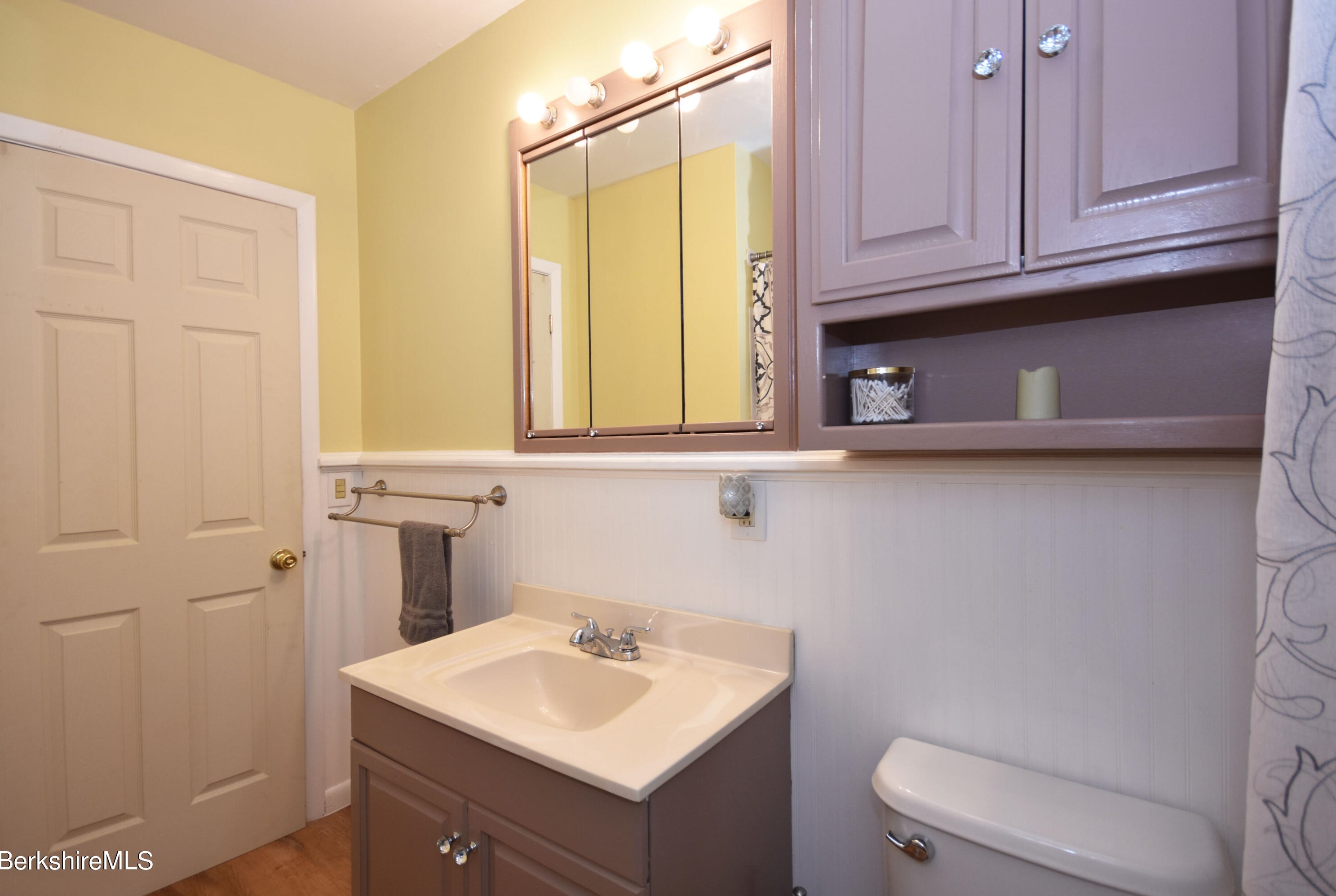 39 Goodrich St, Clarksburg MA 01247-3327 exterior