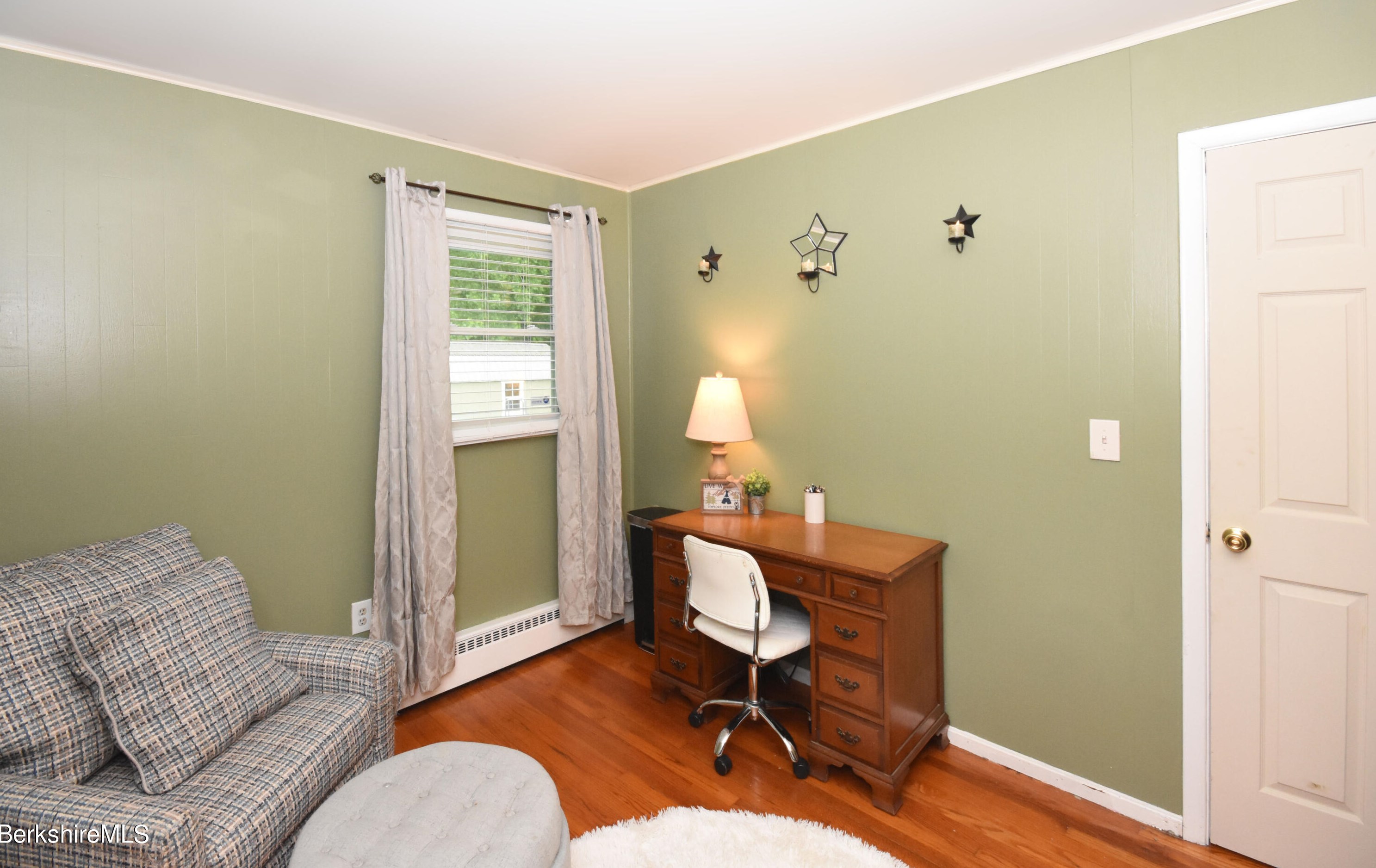 39 Goodrich St, Clarksburg MA 01247-3327 exterior