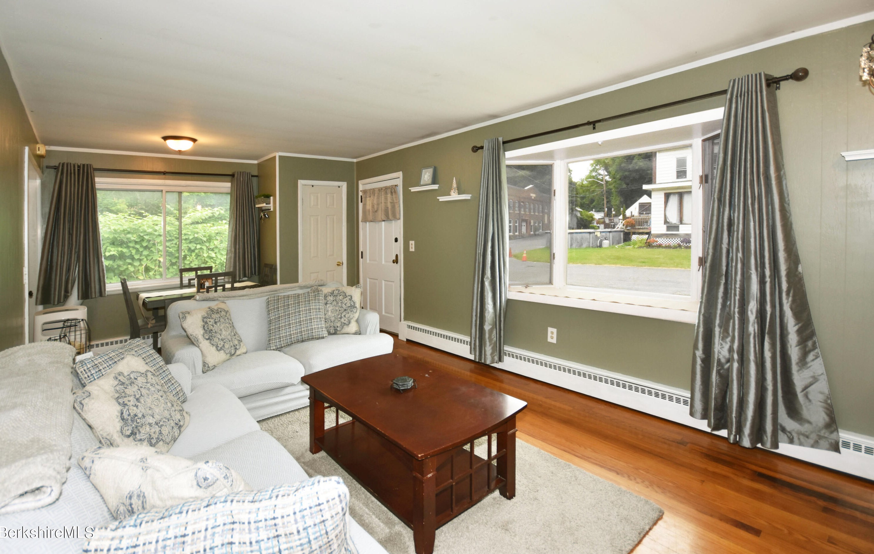 39 Goodrich St, Clarksburg MA 01247-3327 exterior