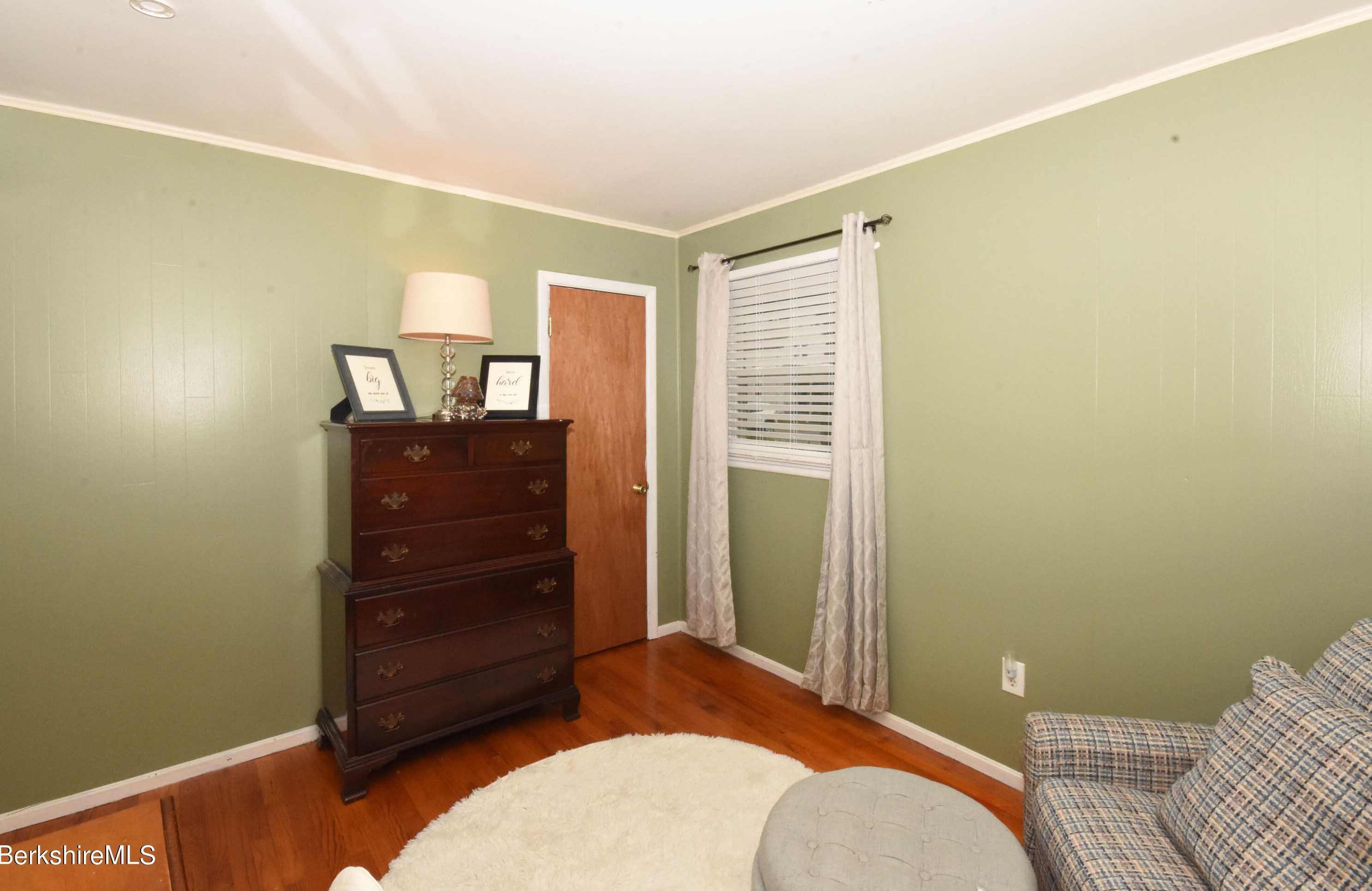 39 Goodrich St, Clarksburg MA 01247-3327 exterior