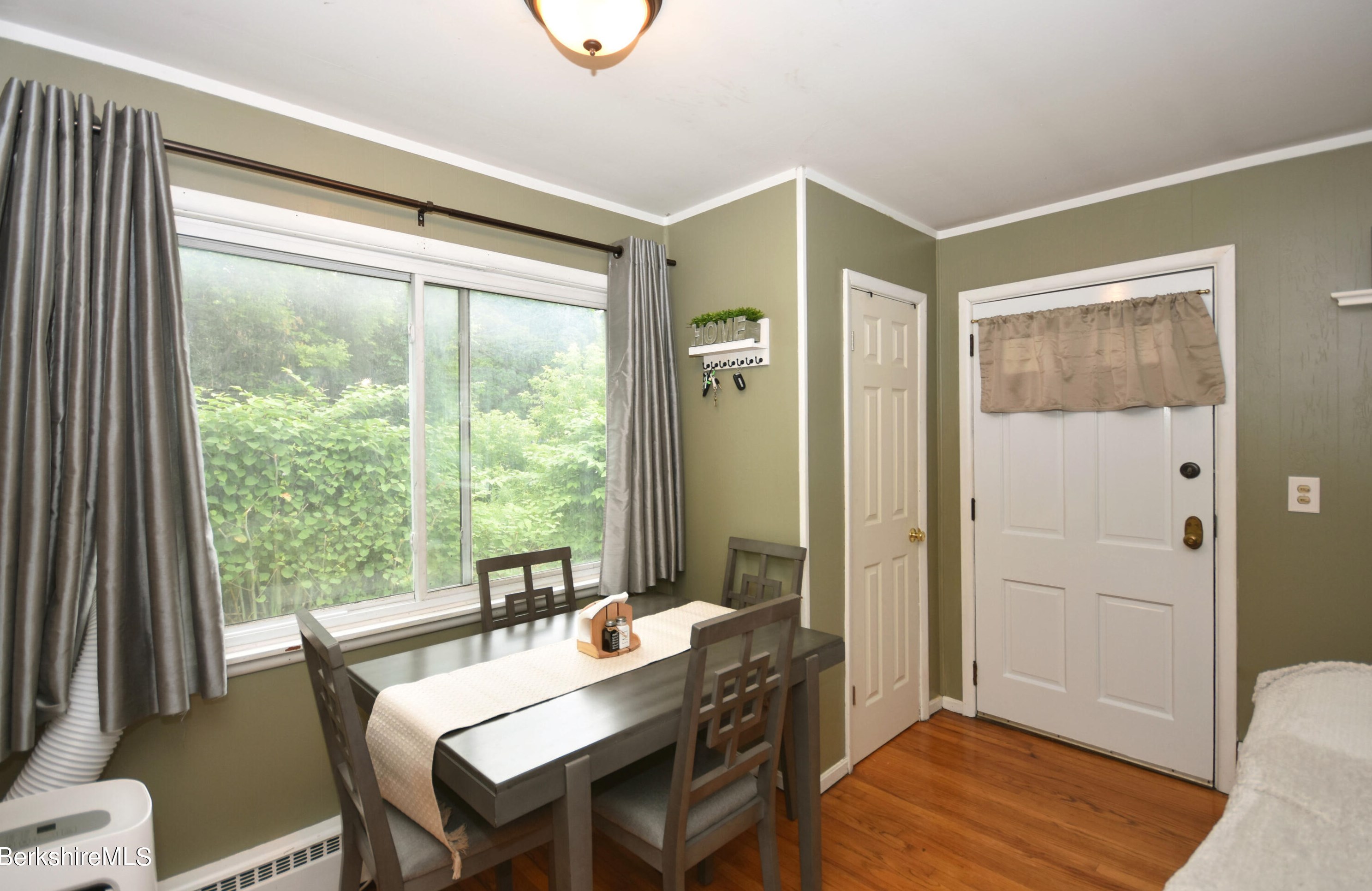 39 Goodrich St, Clarksburg MA 01247-3327 exterior