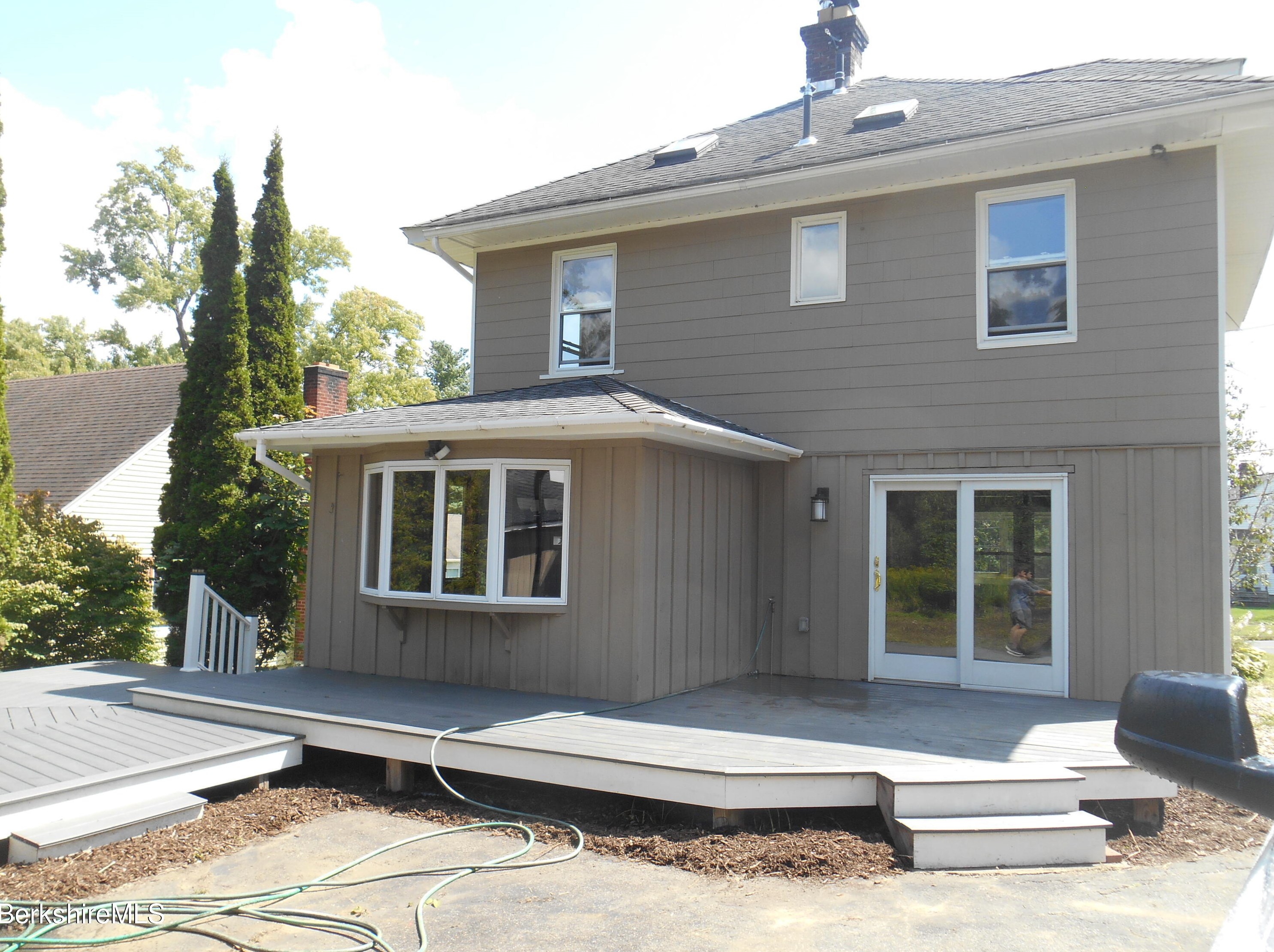 23 Elberon Ave, Pittsfield MA  01201-2838 exterior