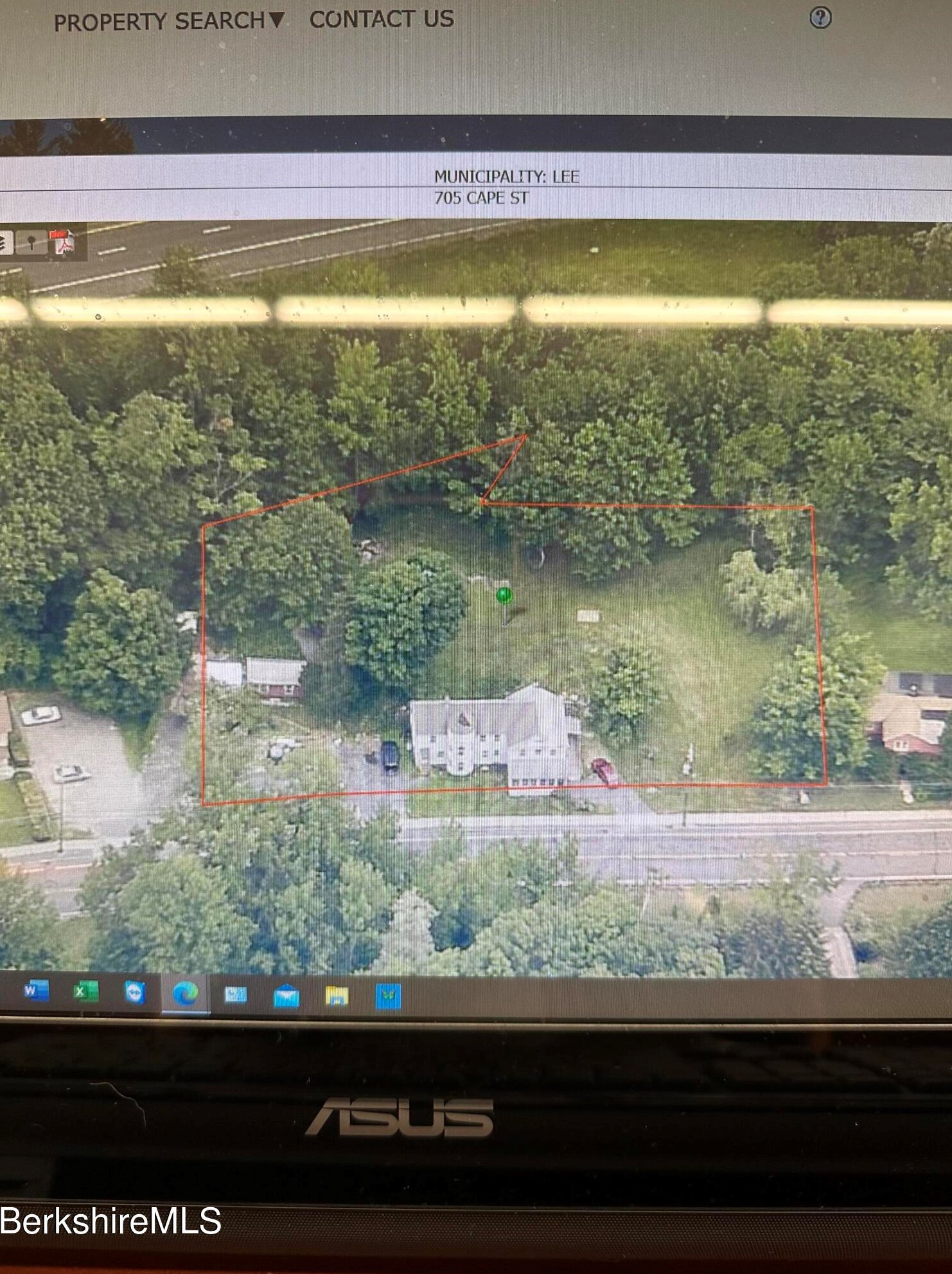 705 Cape St, Lee MA  01238-9117 exterior