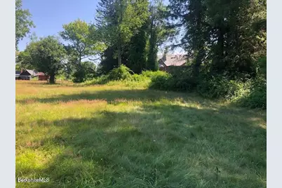 390 Tamaridge Rd, New Marlboro, MA 01259 - Photo 23