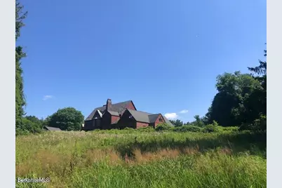 390 Tamaridge Rd, New Marlboro, MA 01259 - Photo 3