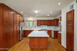 111 Park St, Williamstown, MA 01267 - Photo 13