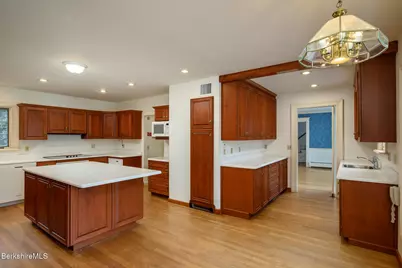 111 Park St, Williamstown, MA 01267 - Photo 17