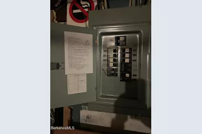 29 Glenwood Ave, Pittsfield, MA 01201 - Photo 3