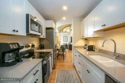 44 Main St #4, Stockbridge, MA 01262 - Photo 3