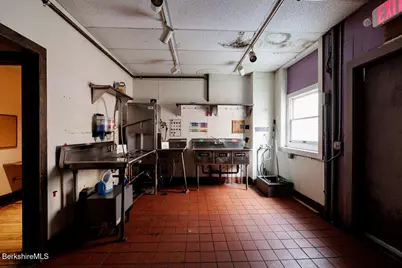 42/44 Railroad St, Great Barrington, MA 01230 - Photo 15
