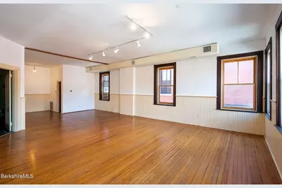 39 Railroad St, Great Barrington, MA 01230 - Photo 11