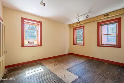 39 Railroad St, Great Barrington, MA 01230 - Photo 13