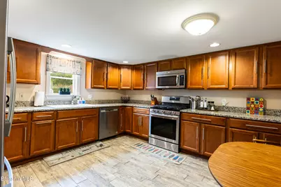 144 Brombach St, Pittsfield, MA 01201 - Photo 13